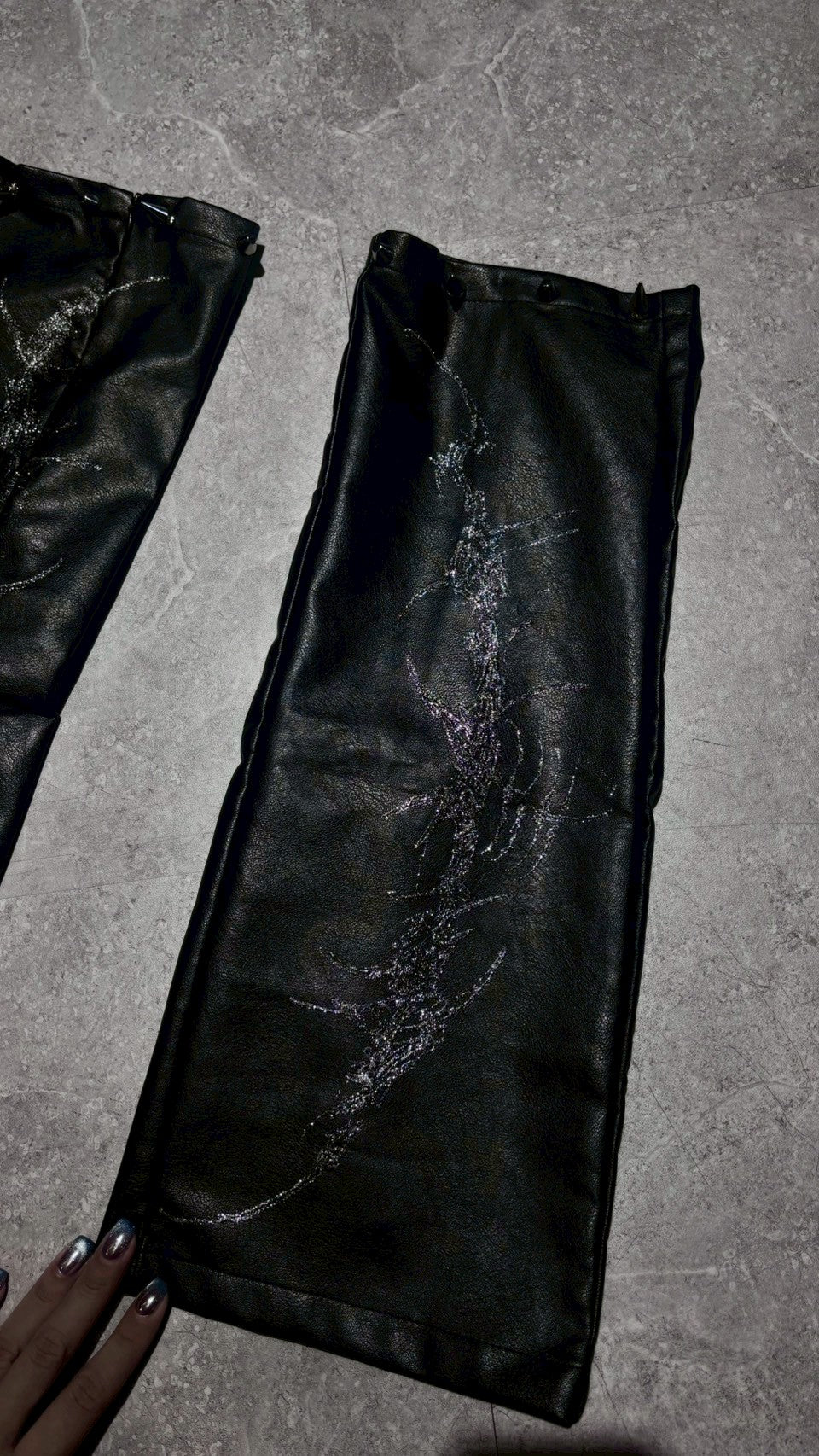 【XIVX】HANDPAINTED GOTHIC LEG COVER