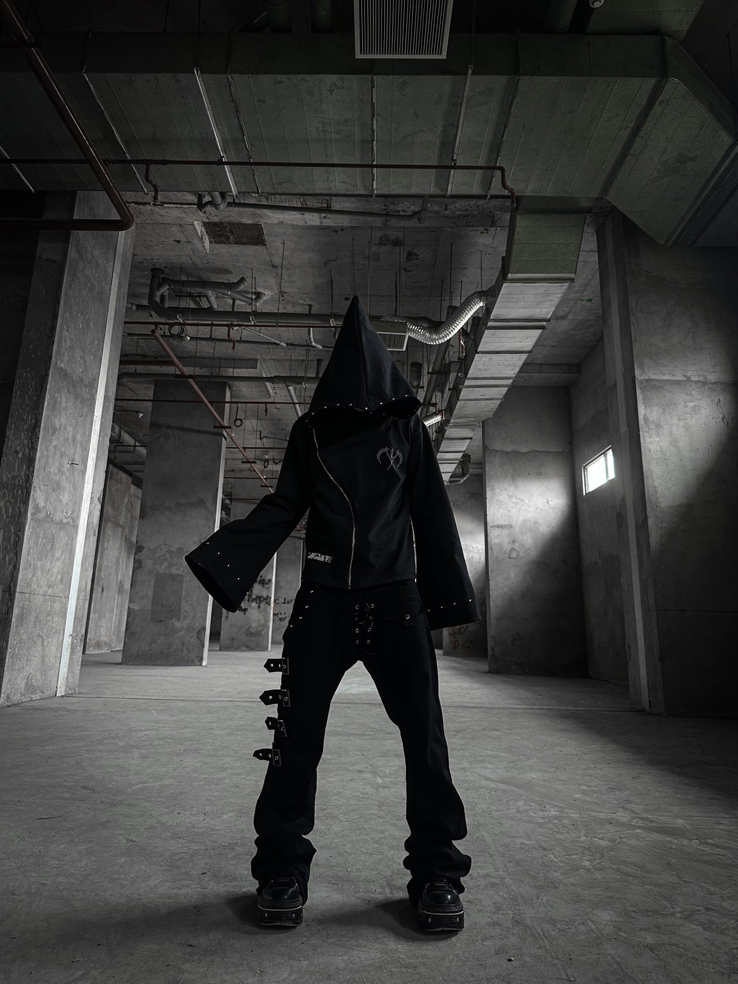 【VILLEIMENT】 ”DARK COVER“ HOODIE