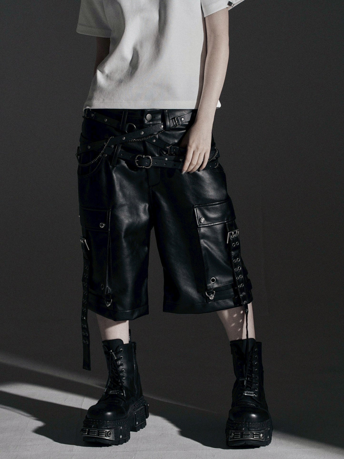 【ROSEN KREUZ】DOUBLE WAIST LEATHER SHORT PANTS