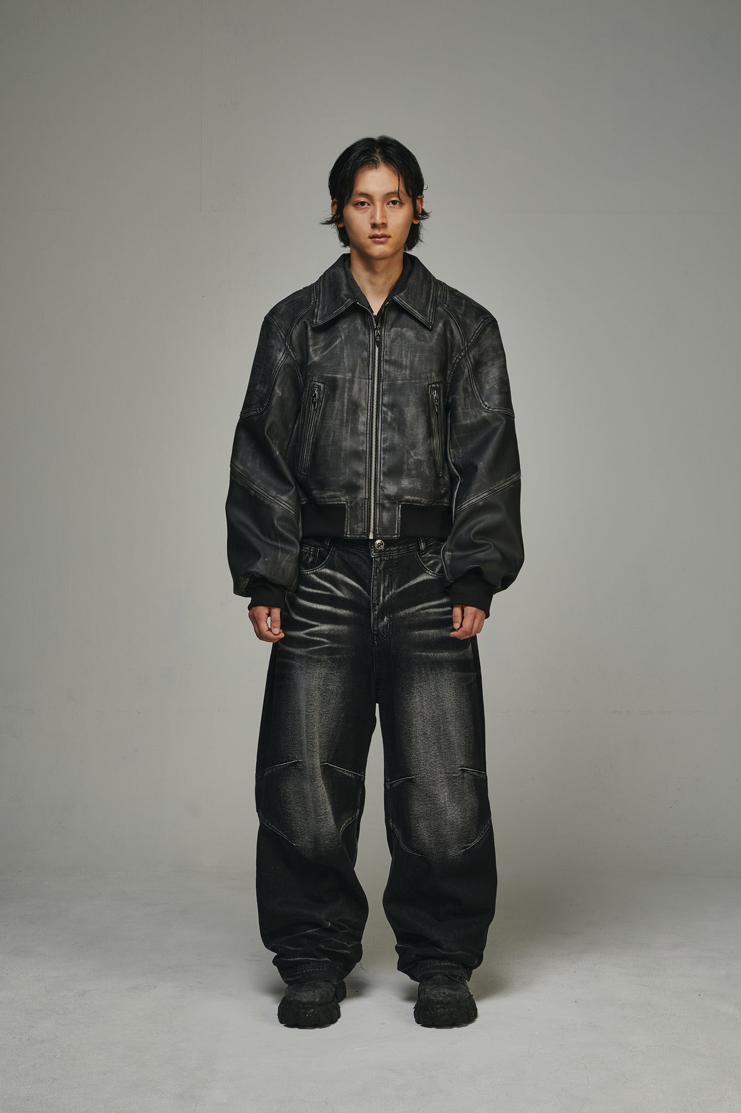 【BLR BLUER】Embossed Wave Washing Wide Denim Pants BLACK