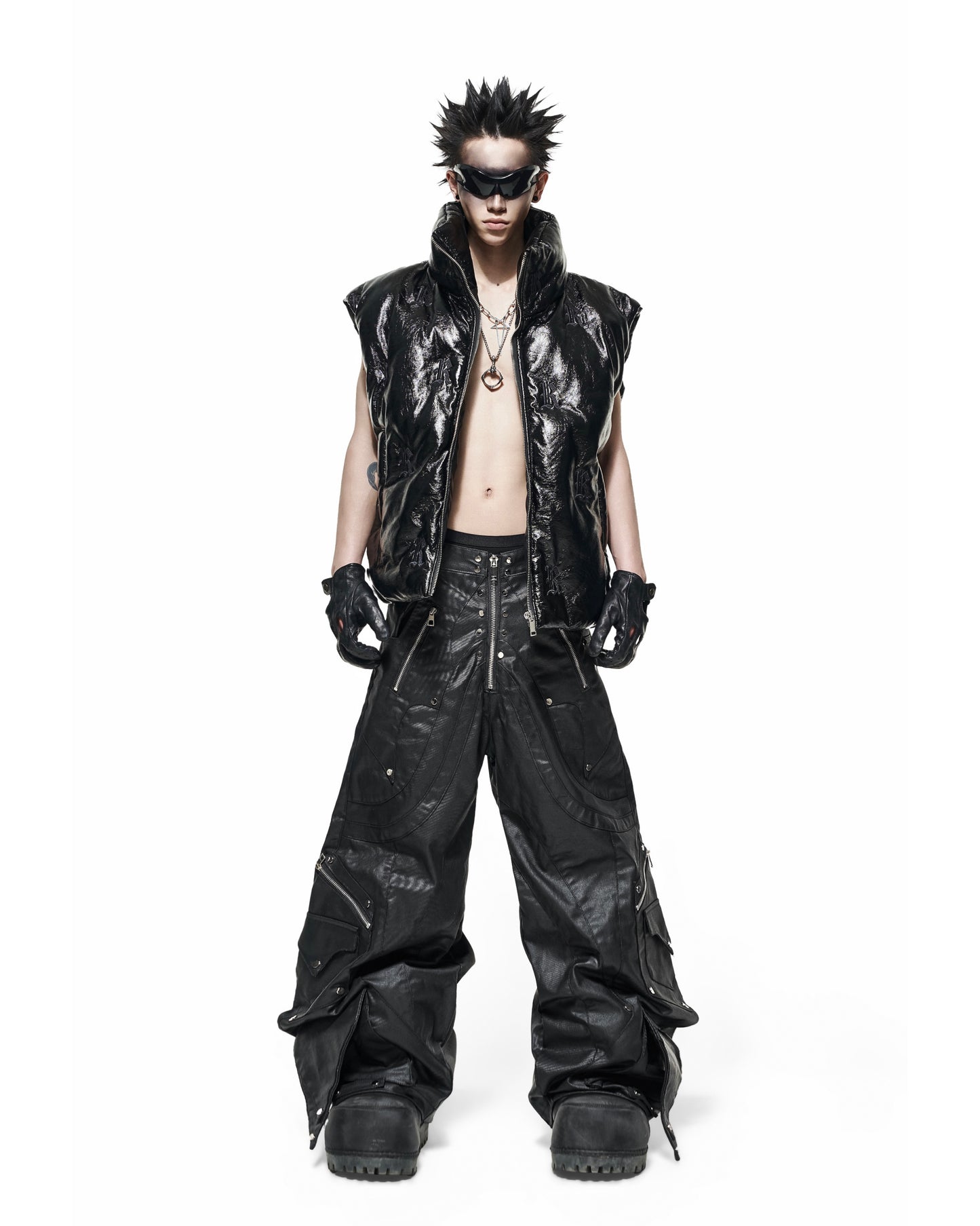 【RICH】“R” logo Embroidred puffer vest