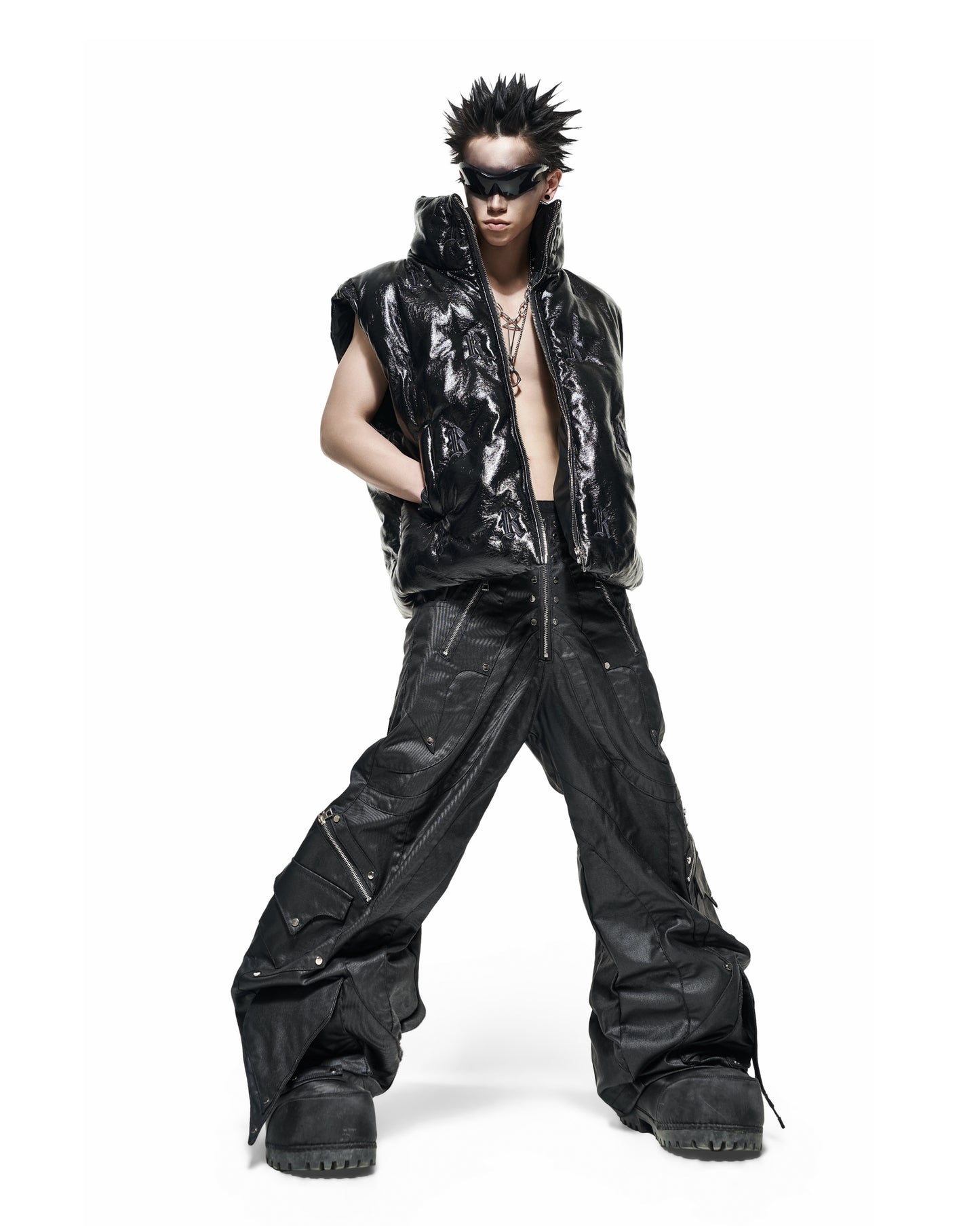 【RICH】“R” logo Embroidred puffer vest
