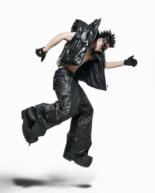 【RICH】“R” logo Embroidred puffer vest