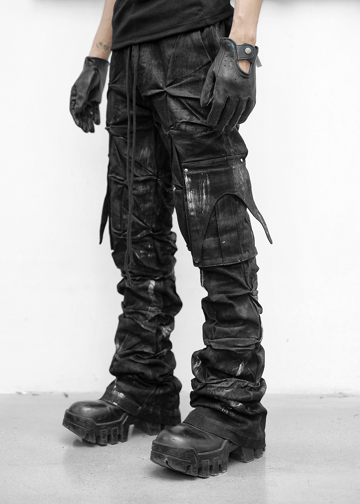 【RICH】Black Waxed Expansion Pants
