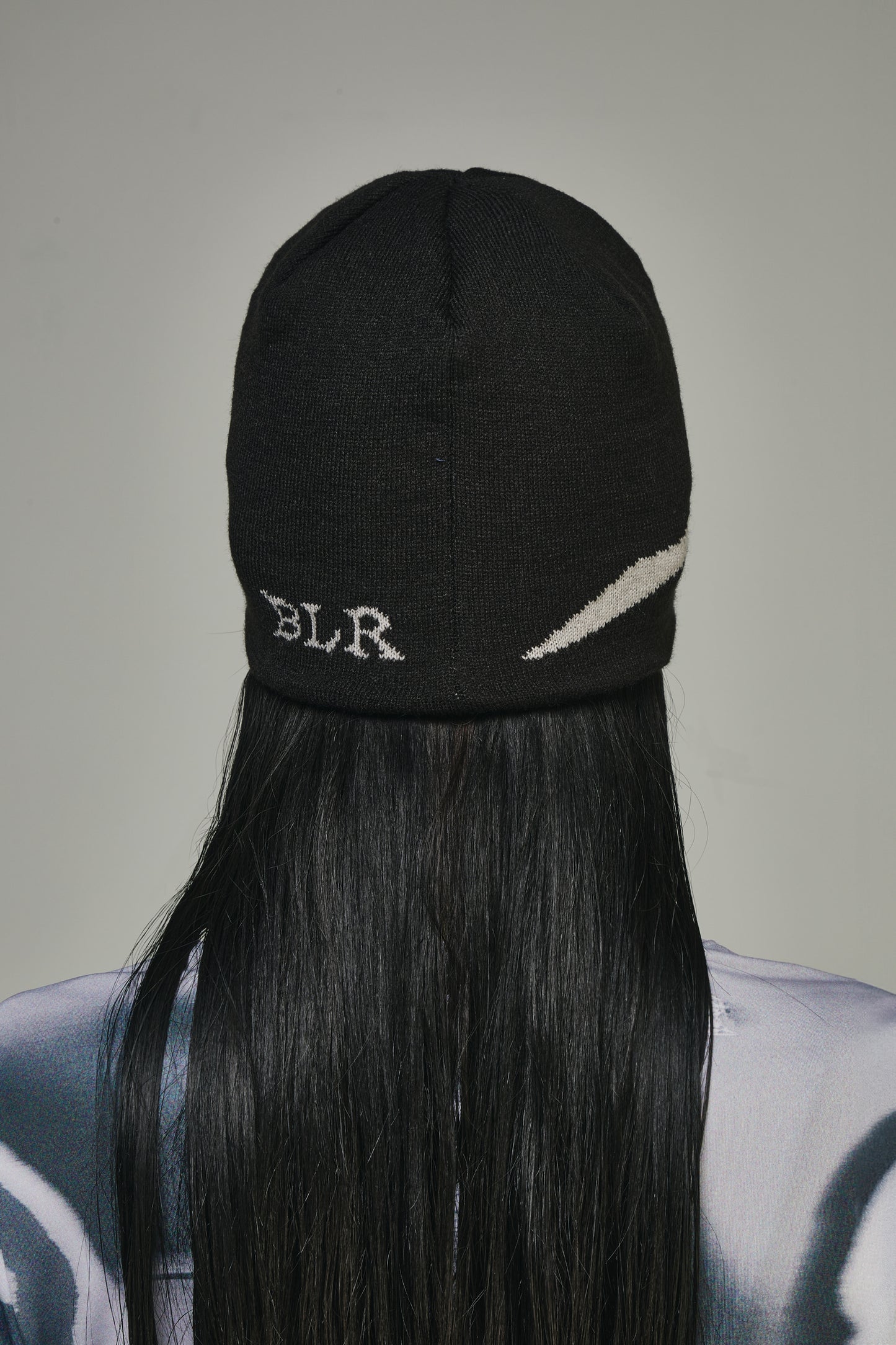 【BLR BLUER】CURVED LOGO BEANIE BLACK