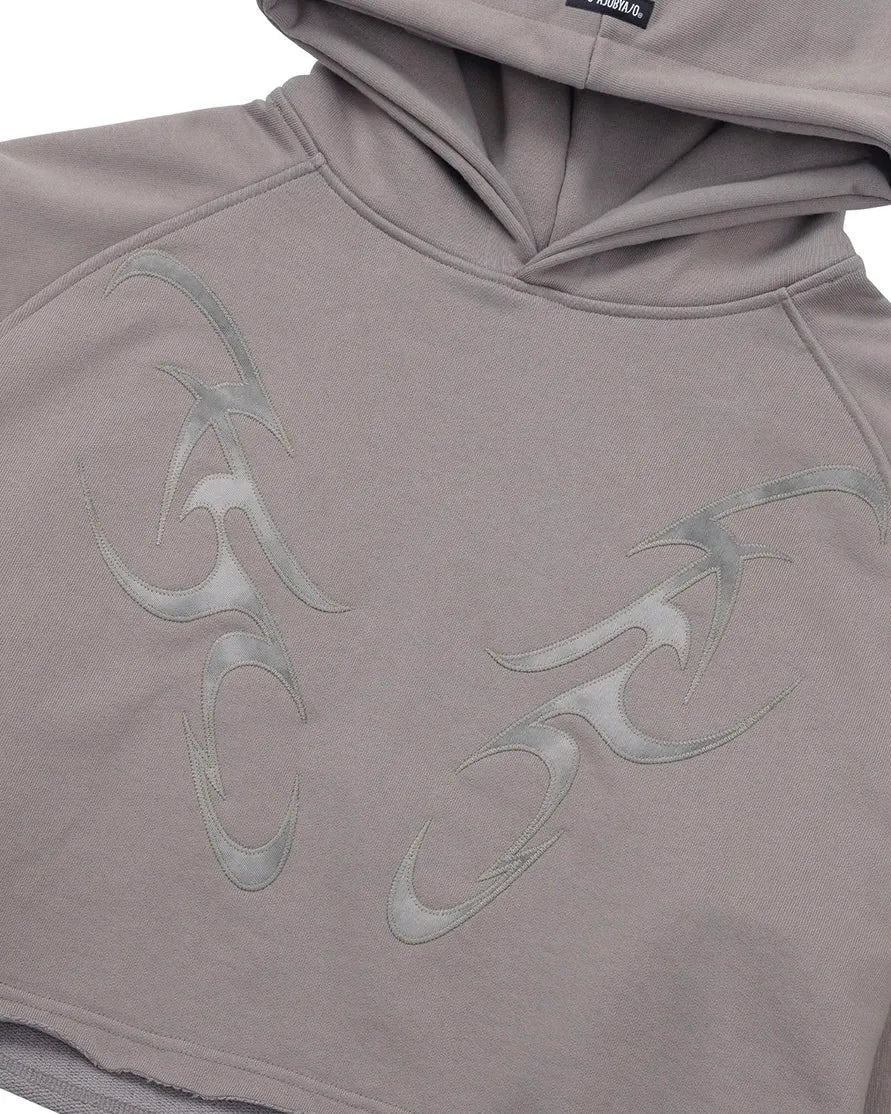 【AJOBYAJO】Tribal AJO Applique Cropped Hoodie (CHARCOAL)