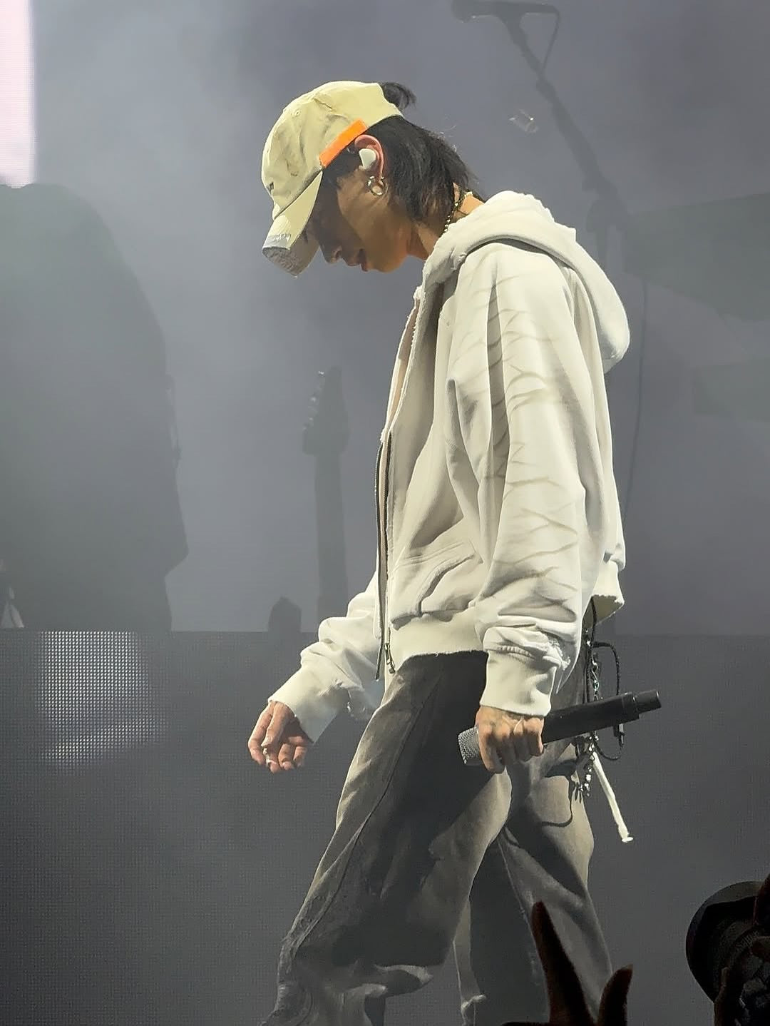 【VEINDALS】DISTRESSED ZIP UP HOODIE