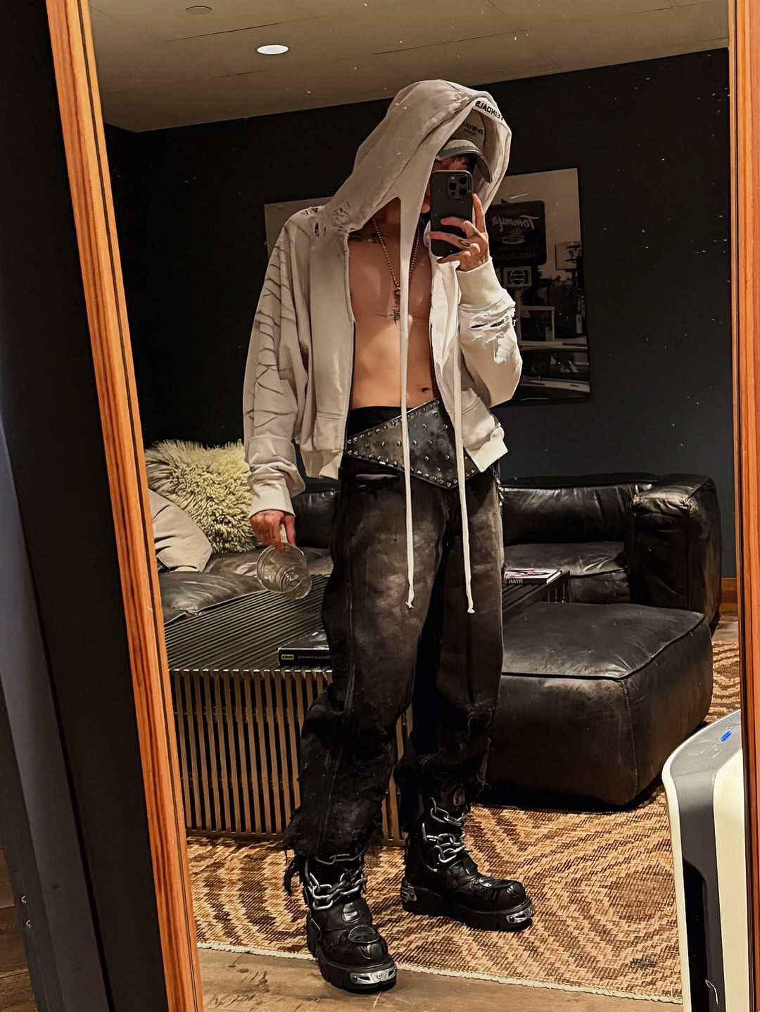 【VEINDALS】DISTRESSED ZIP UP HOODIE