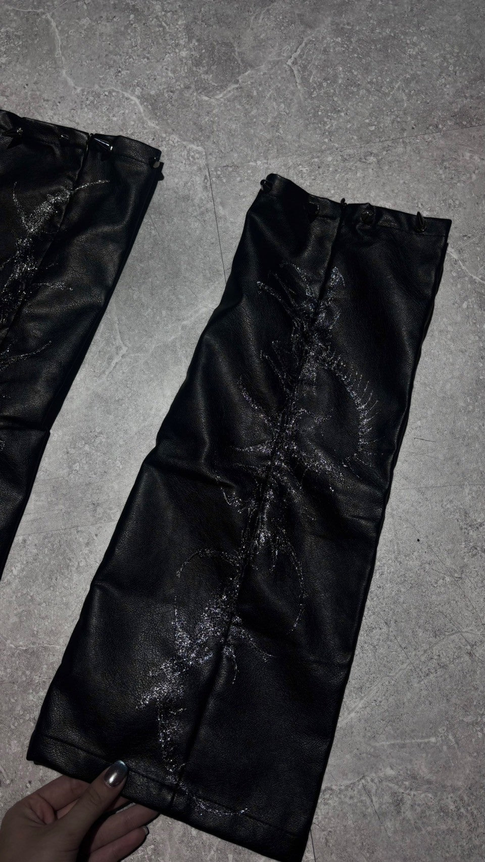 【XIVX】HANDPAINTED GOTHIC LEG COVER
