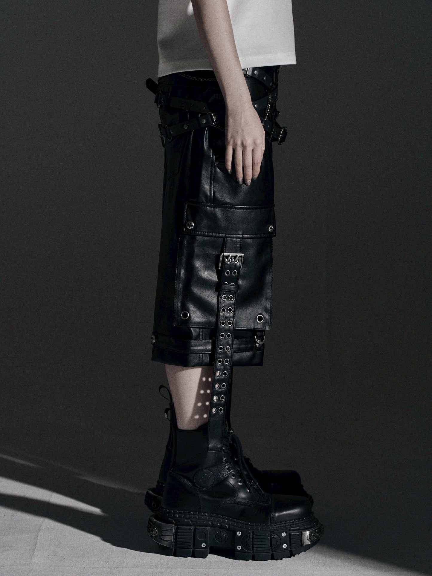【ROSEN KREUZ】DOUBLE WAIST LEATHER SHORT PANTS