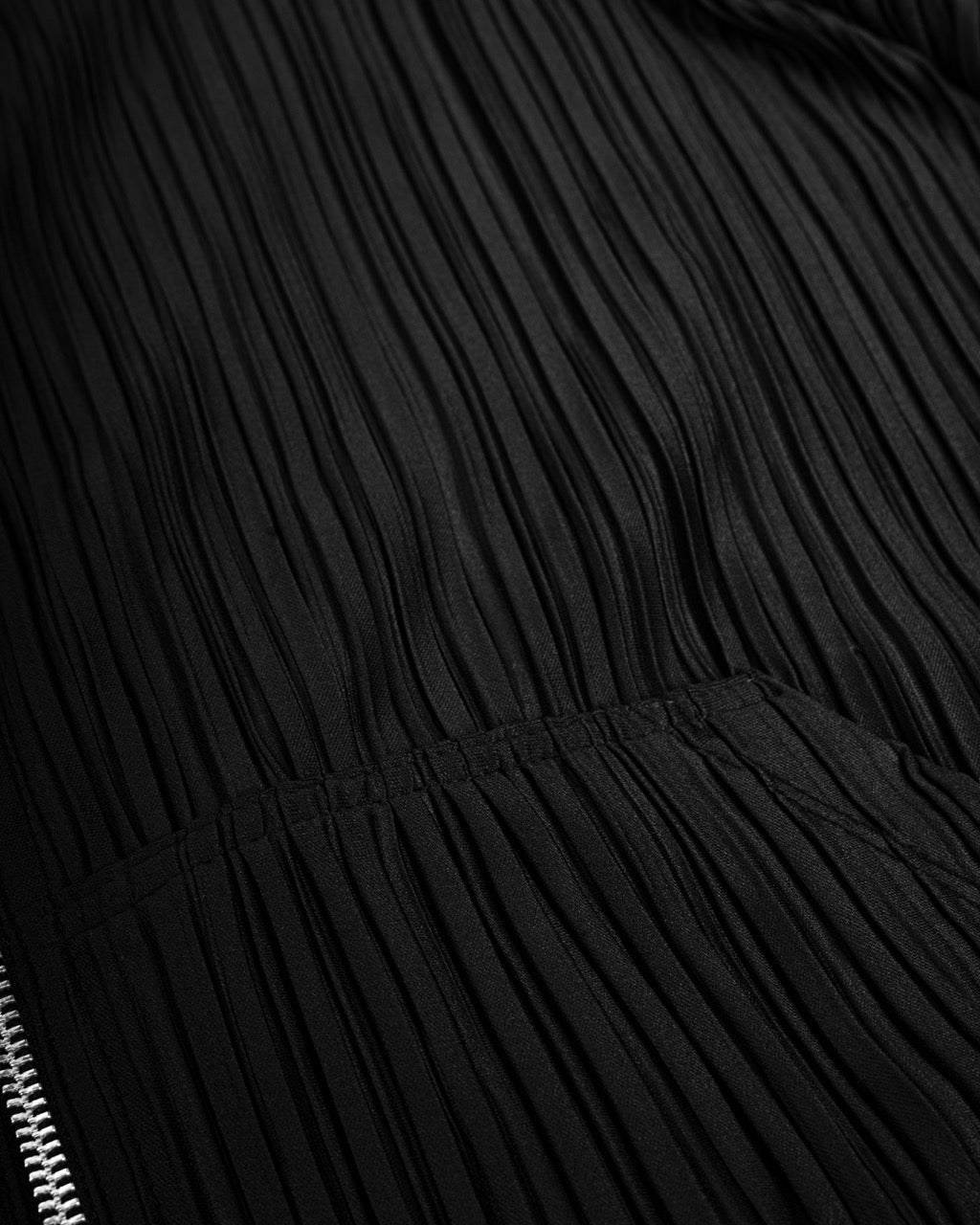 【ASPARAGUS】Pleats plus sleeve zip up