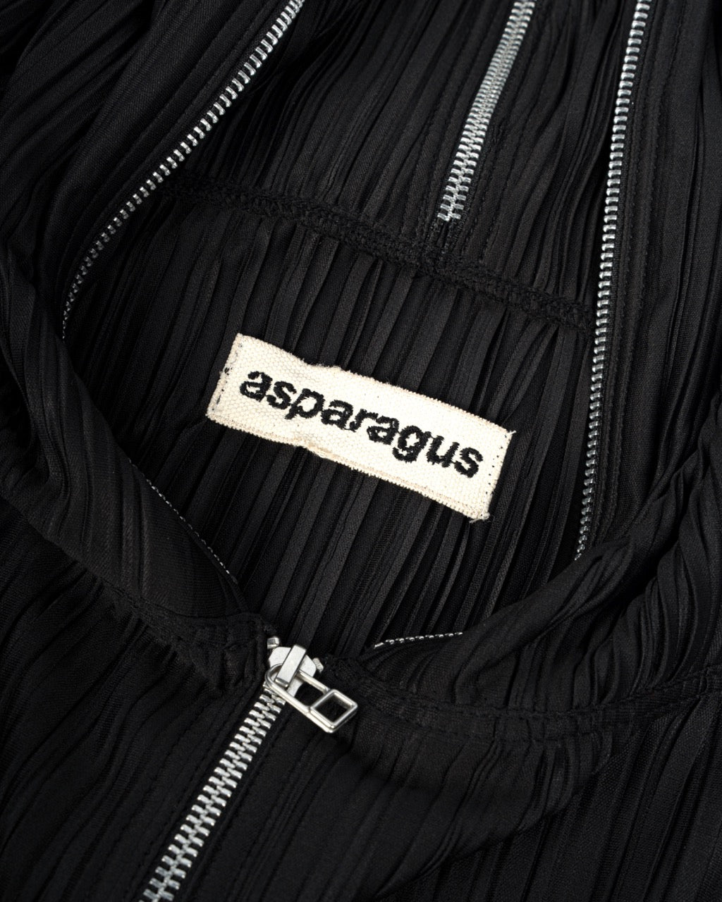 【ASPARAGUS】Pleats plus sleeve zip up