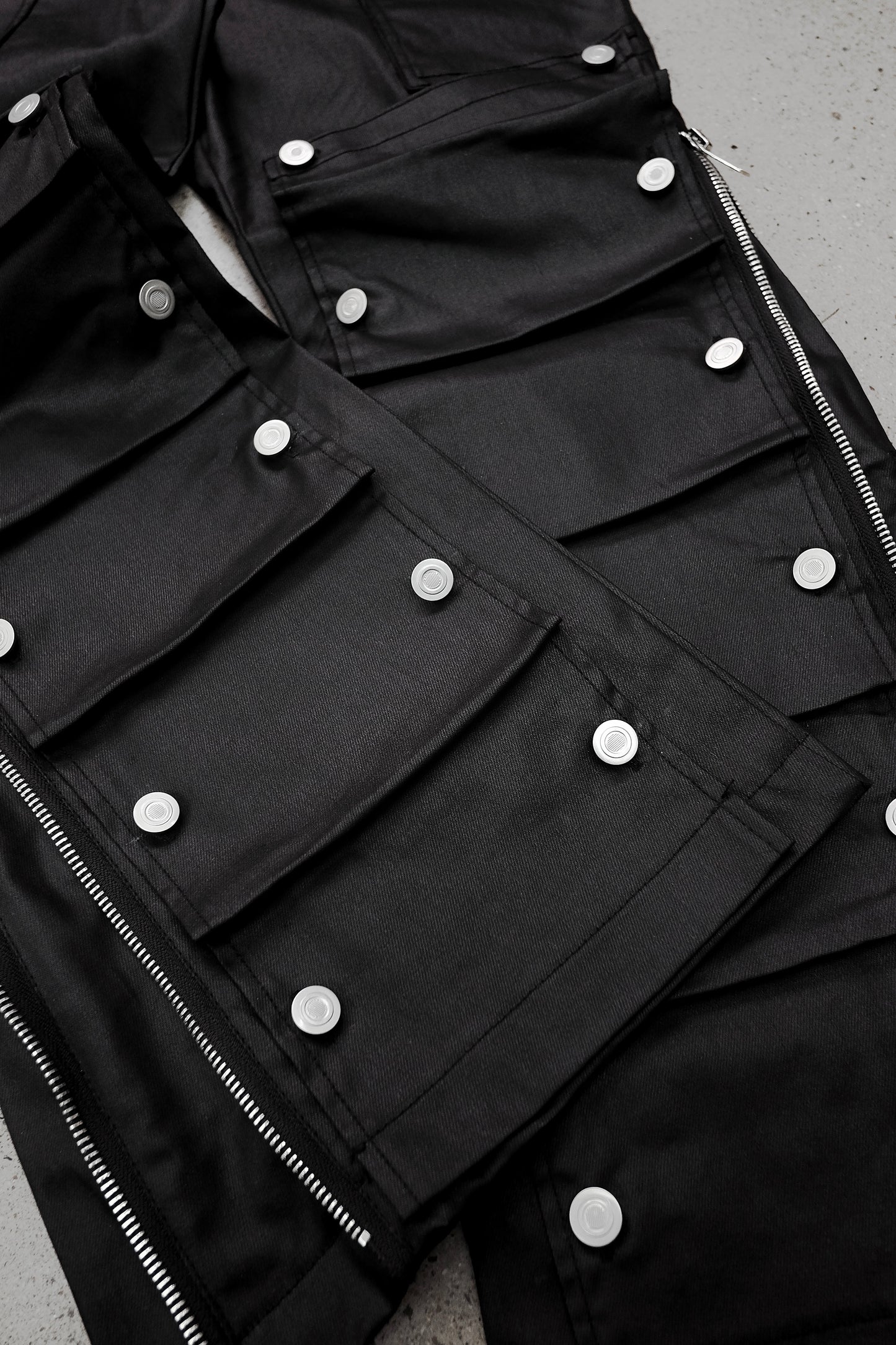 【RICH】Multi Button Denim Pants