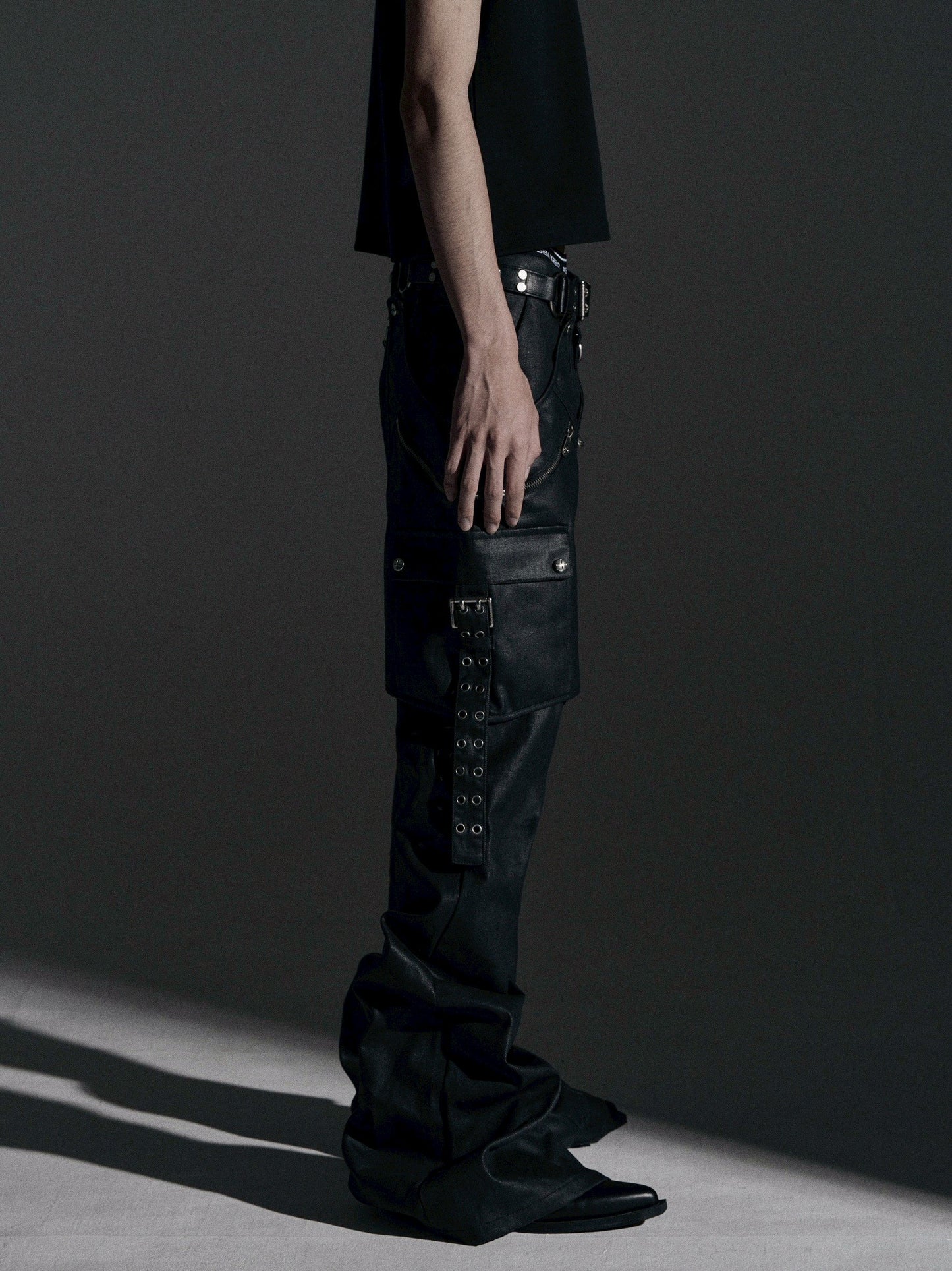 【ROSEN KREUZ】SIDE BELT DOCKING FLARE PANTS (Coating)
