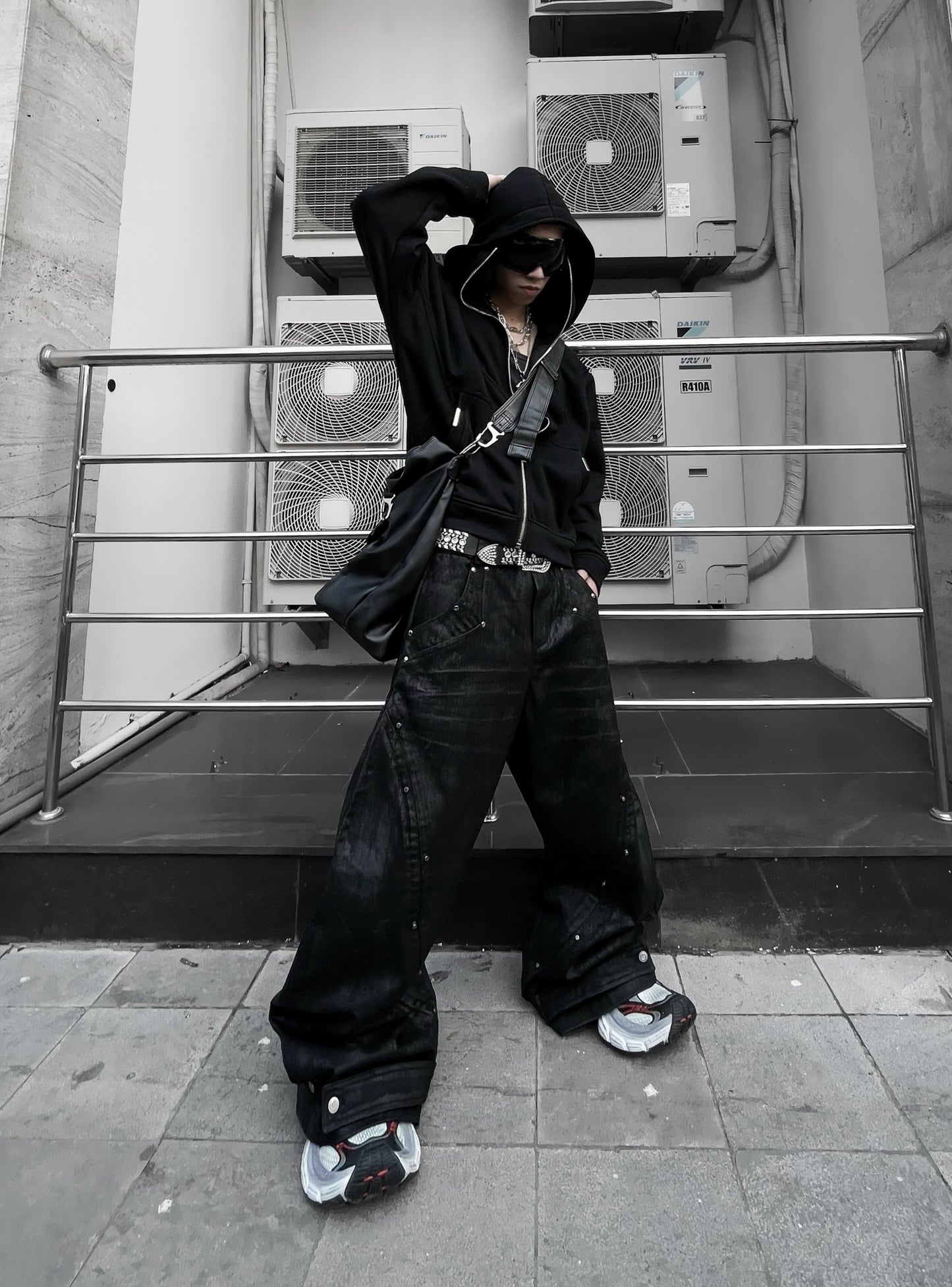 【RICH】Black Waxed S-Wide Pants