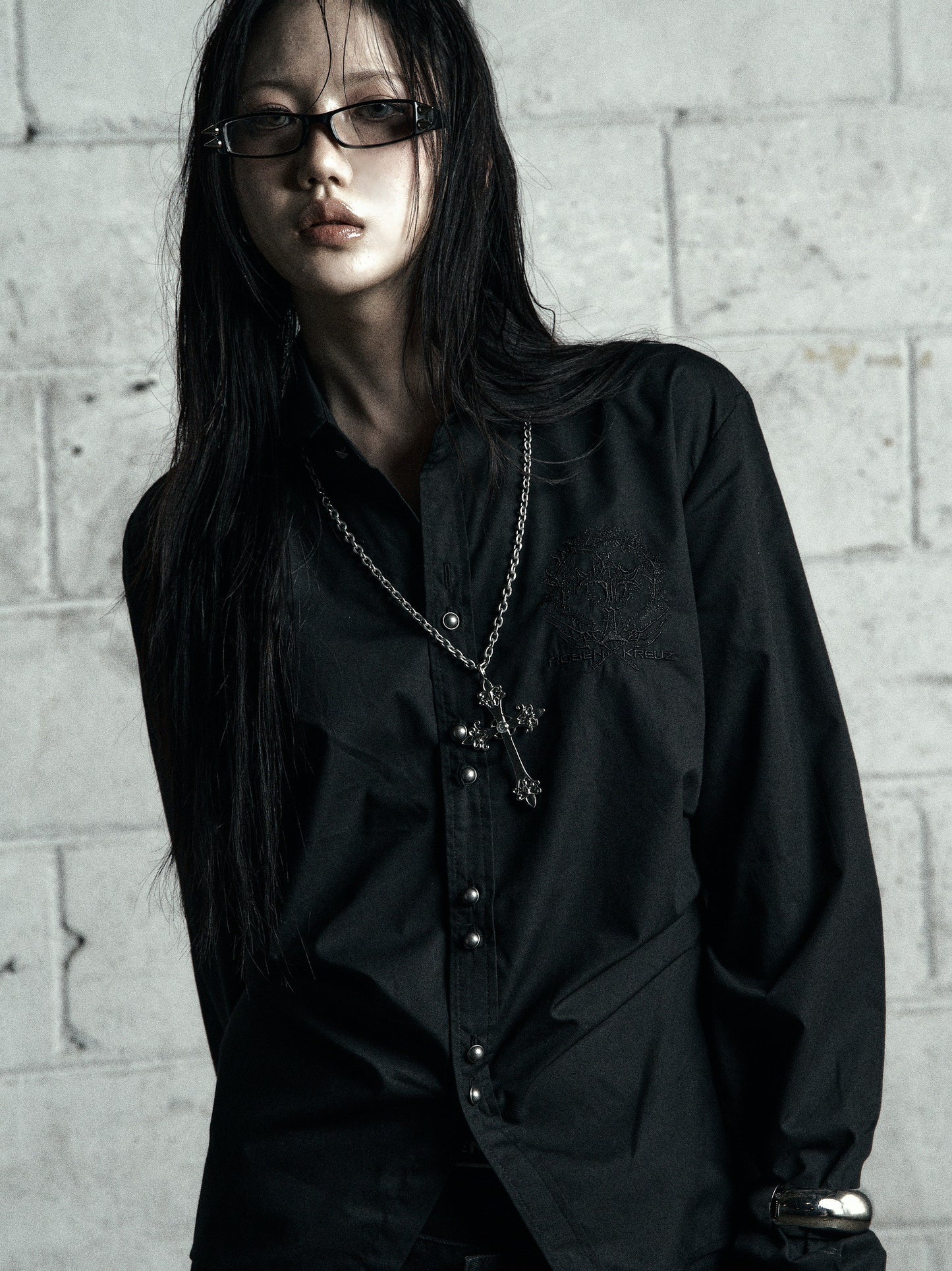 【ROSEN KREUZ】BACK CROSS CROPPED SHIRT BLACK