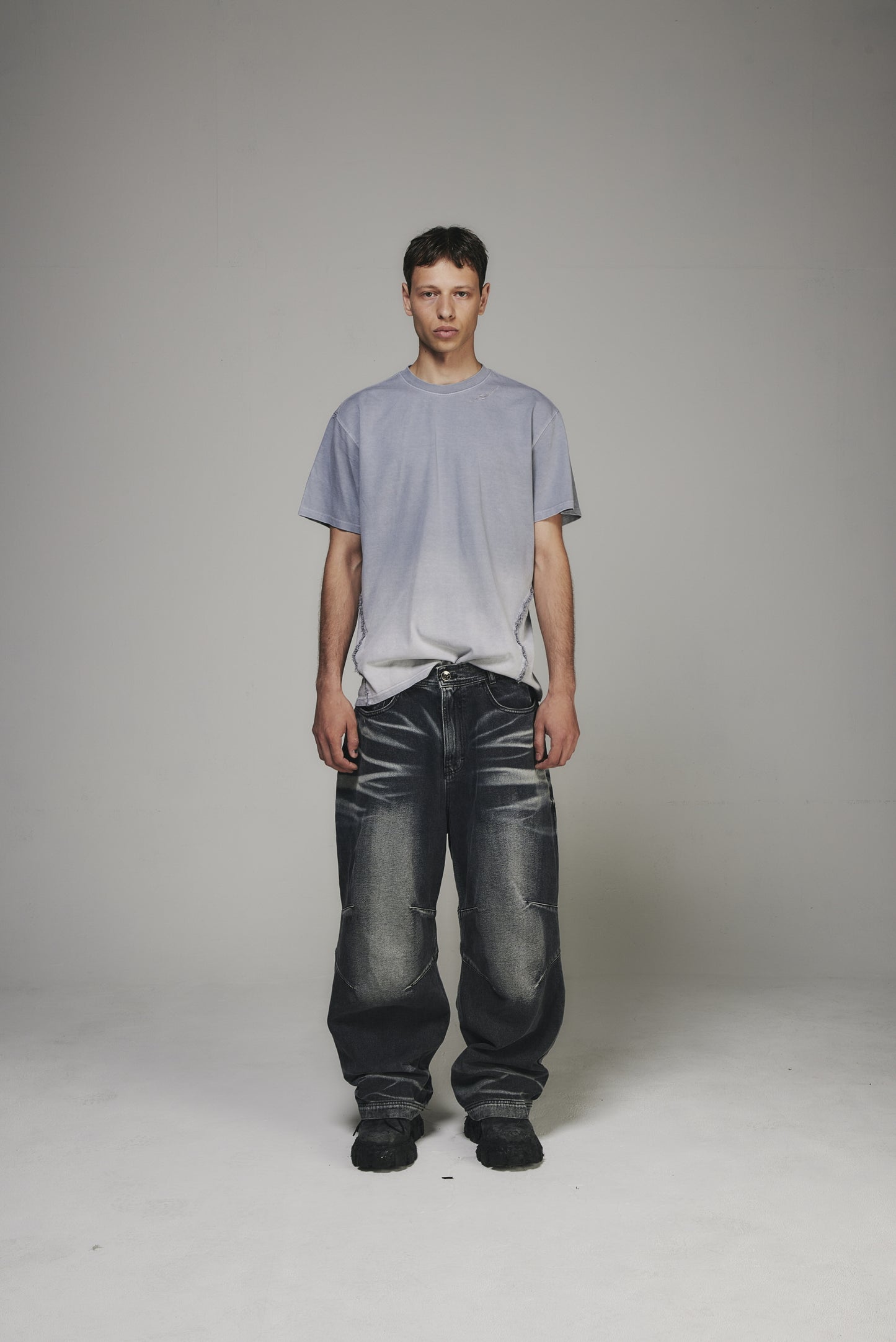 【BLR BLUER】DESTROYED GRADATION BLEACHED SHORT