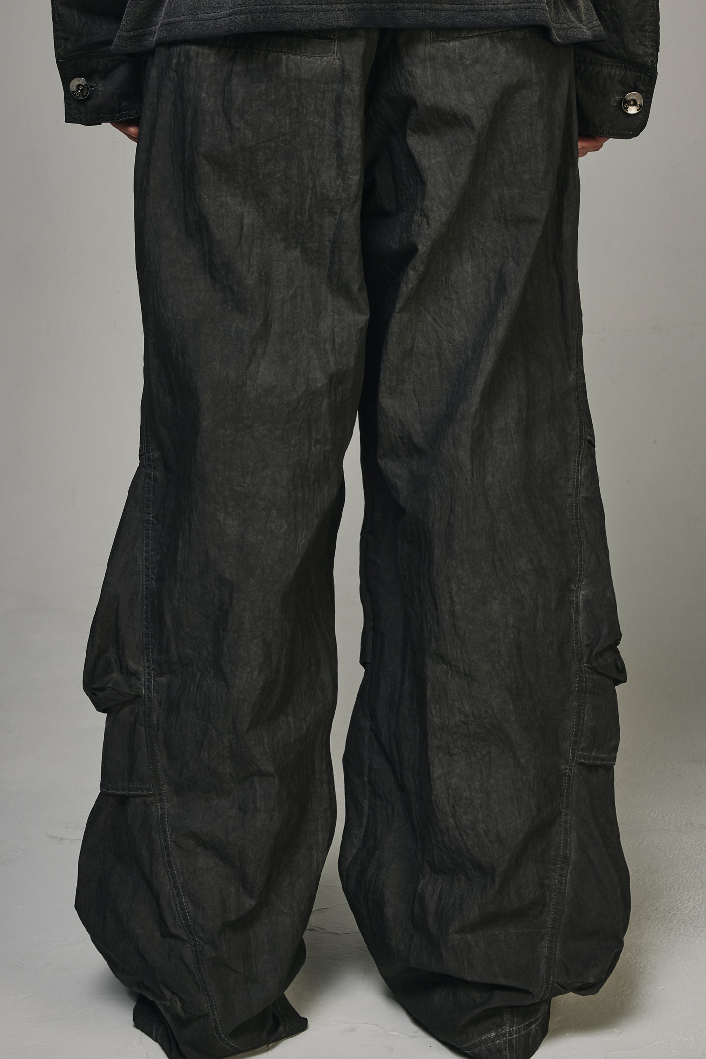【BLR BLUER】Dyed Multi-Pocket Nylon Parachute Pants
