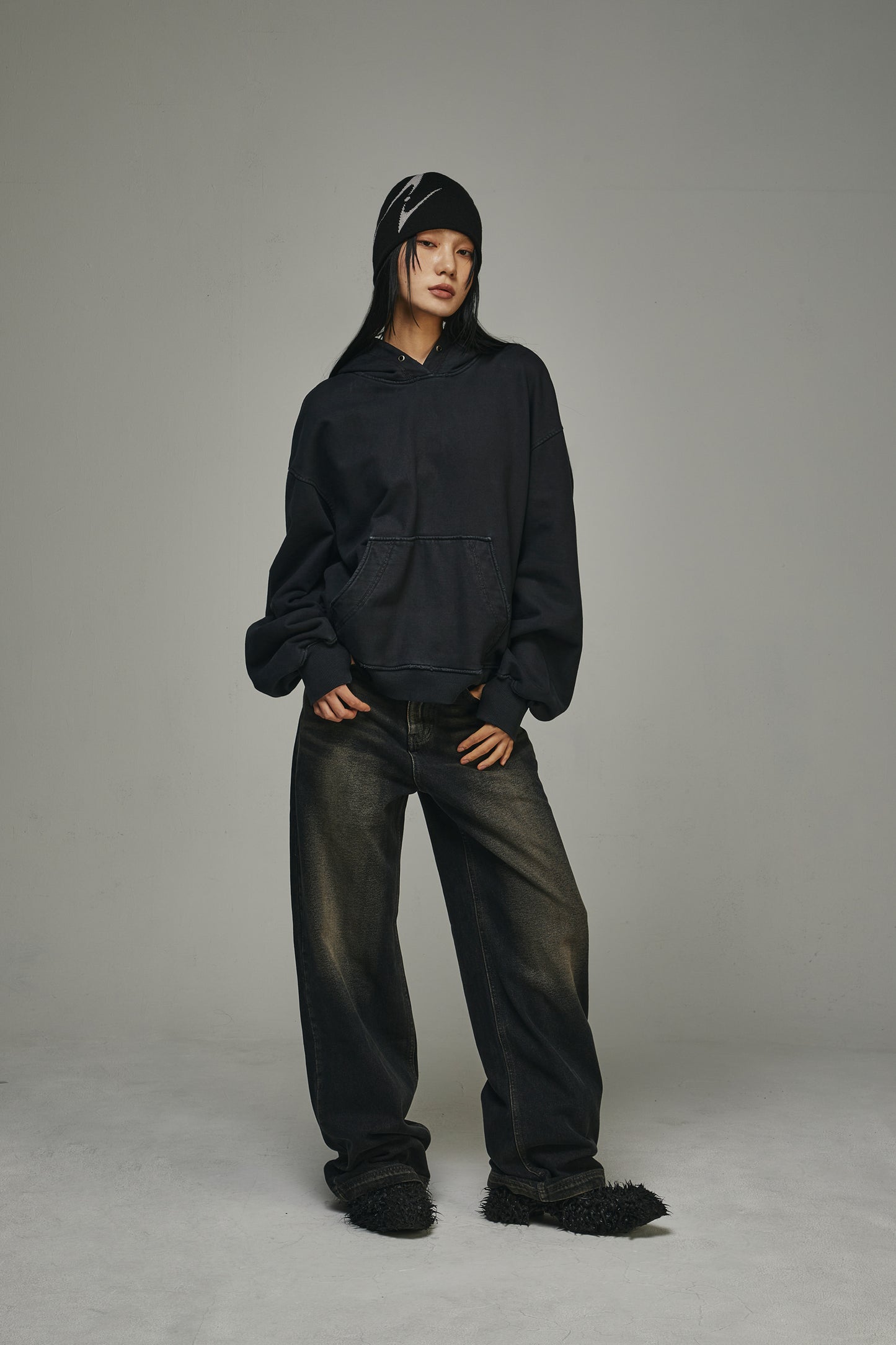【BLR BLUER】CURVED LOGO BEANIE BLACK