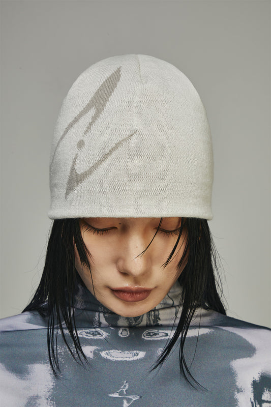 【BLR BLUER】CURVED LOGO BEANIE WHITE