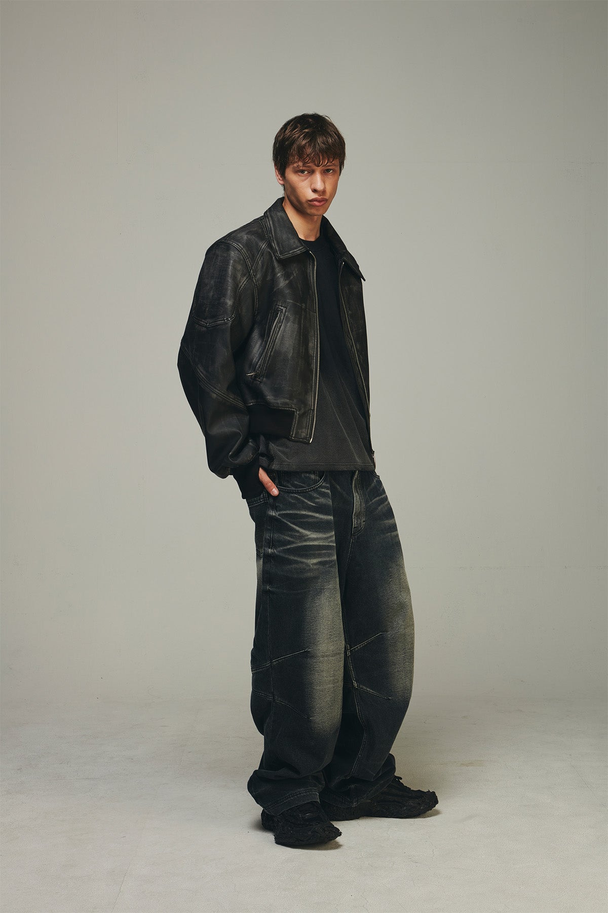 【BLR BLUER】Embossed Wave Washed Denim Pants (Blue)