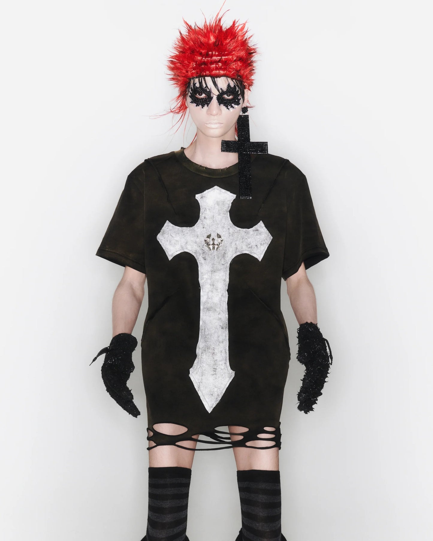 【UNIZ】Cross Knight T-Shirt