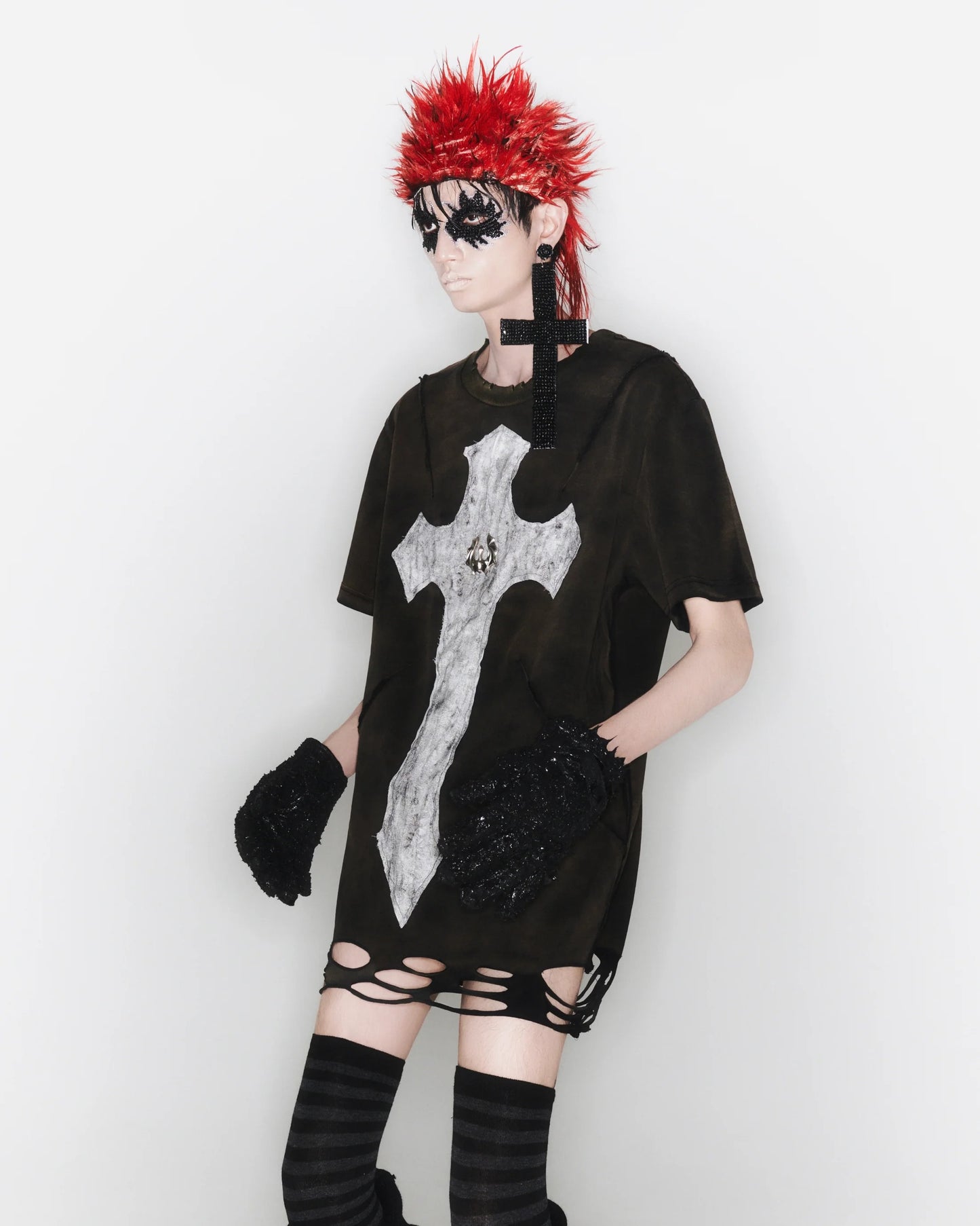 【UNIZ】Cross Knight T-Shirt
