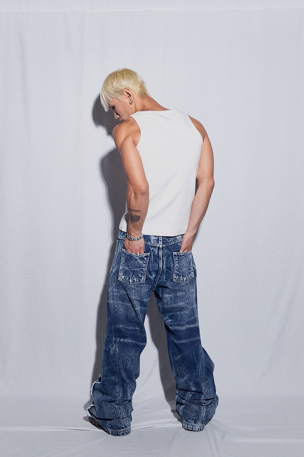 【BLR BLUER】 Curved Navy Denim Pants