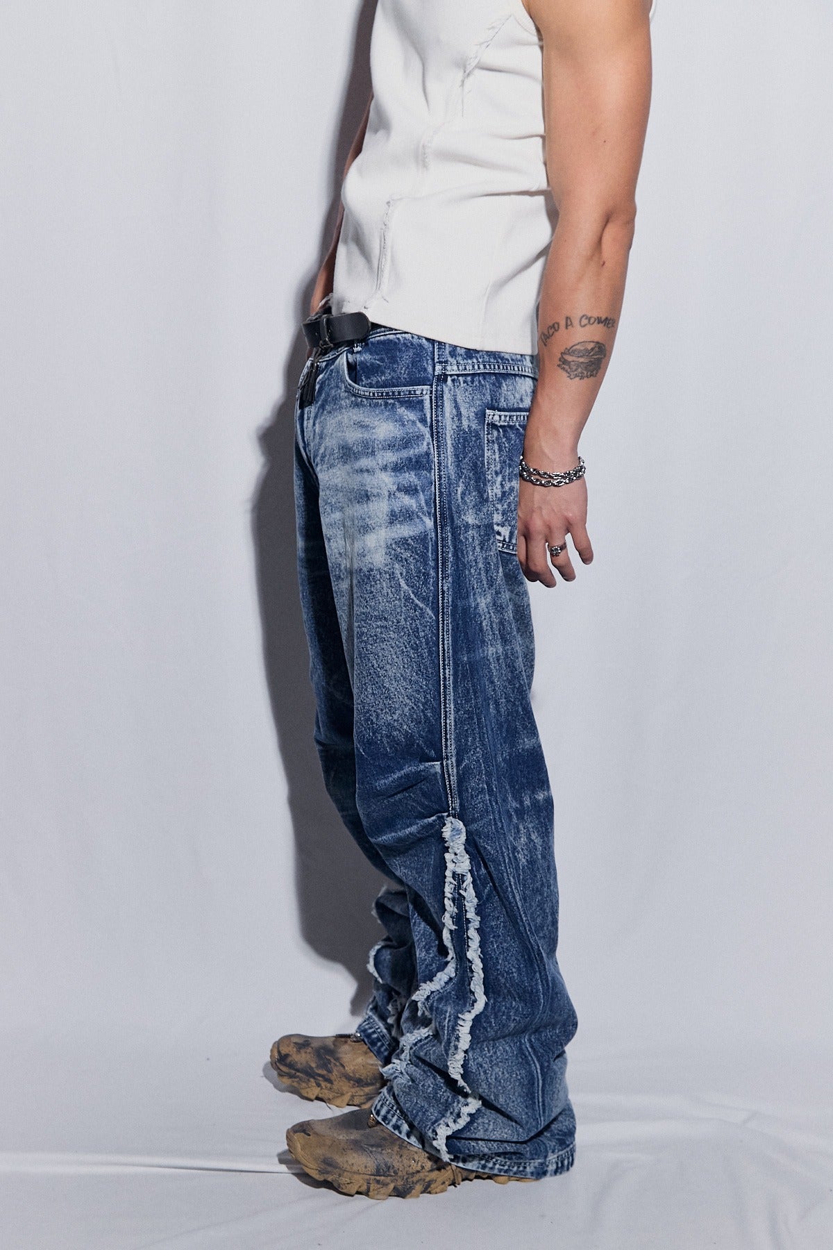 【BLR BLUER】 Curved Navy Denim Pants
