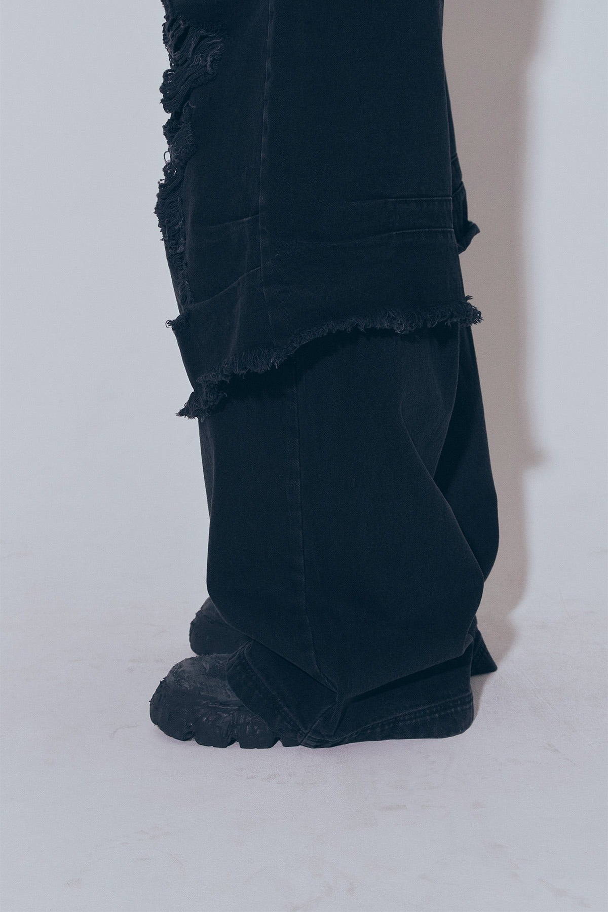 【BLR BLUER】DESTROYED DOUBLE DENIM PANTS