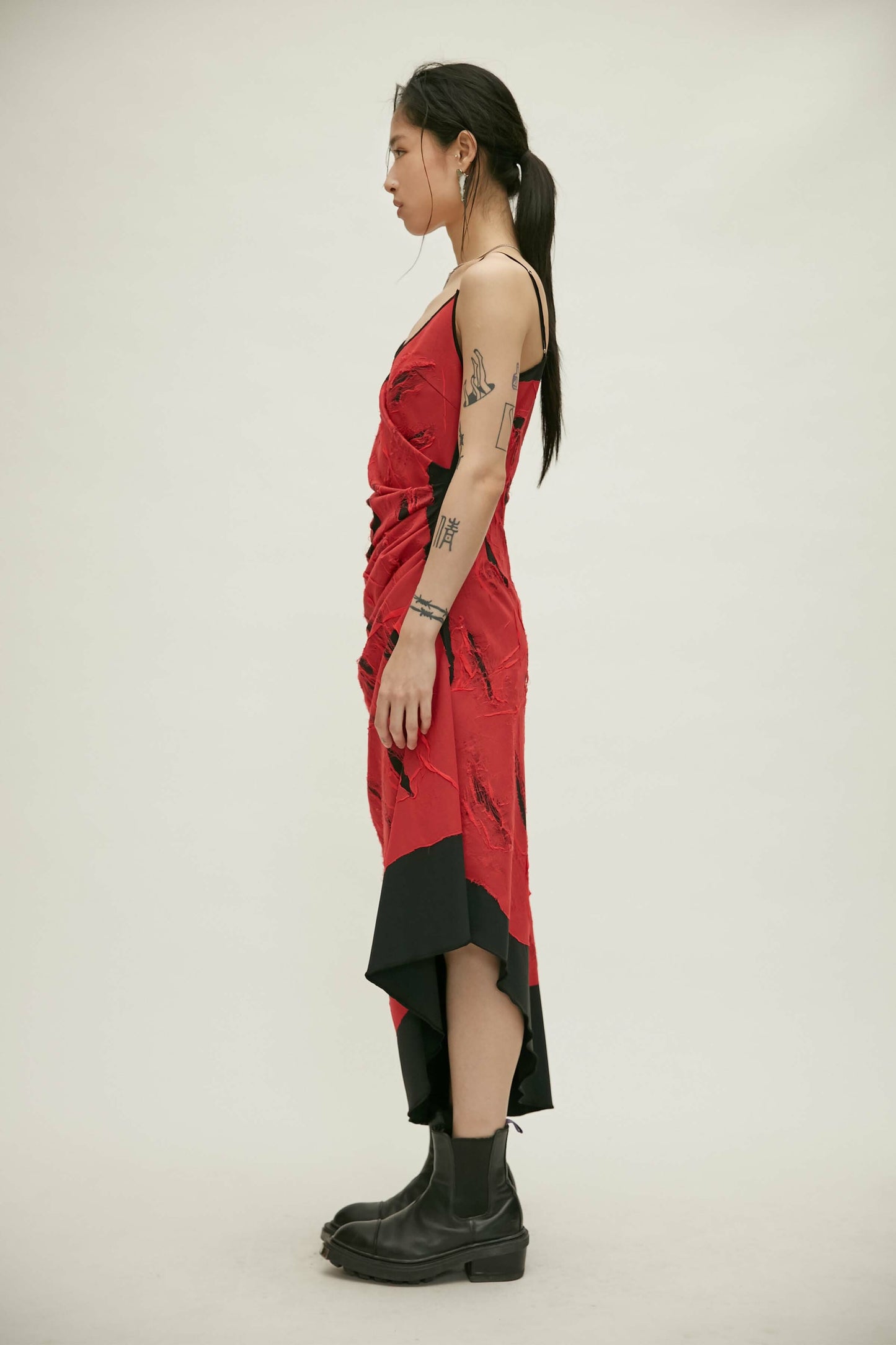 【JENN LEE】 Ripped lining Roman pleated dress