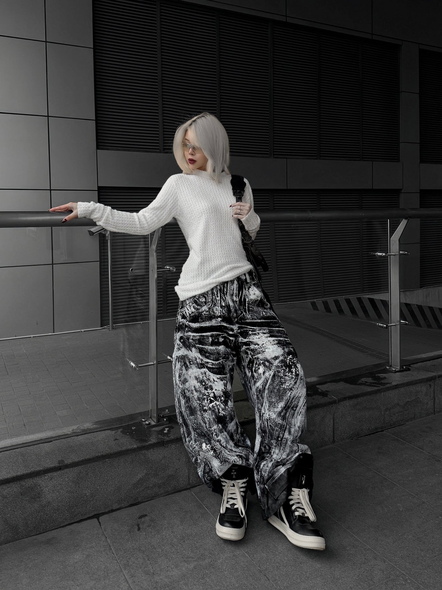 【RICH】Smoke Waxed S-Wide Pants