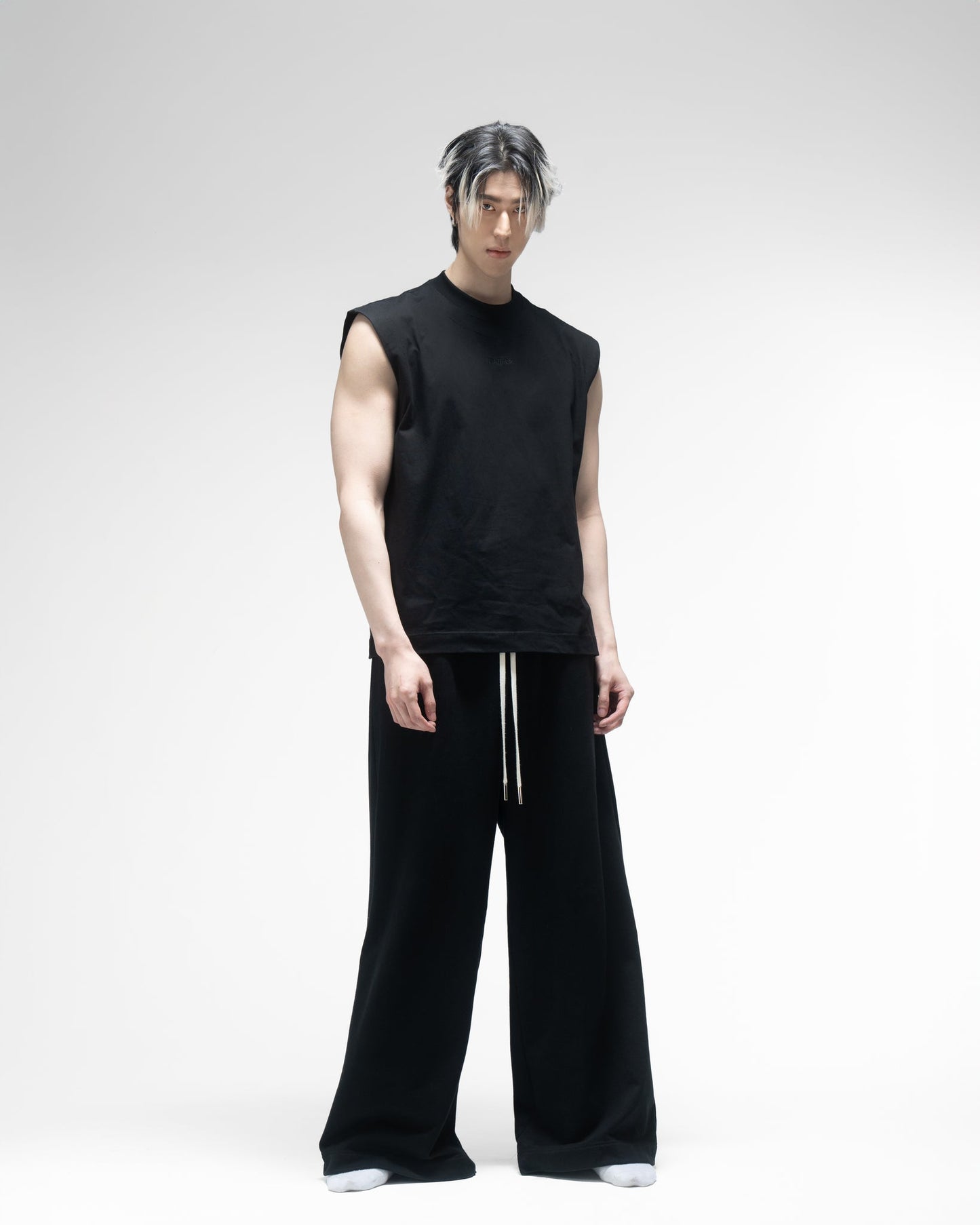 【INMORIES】VEST / BLACK