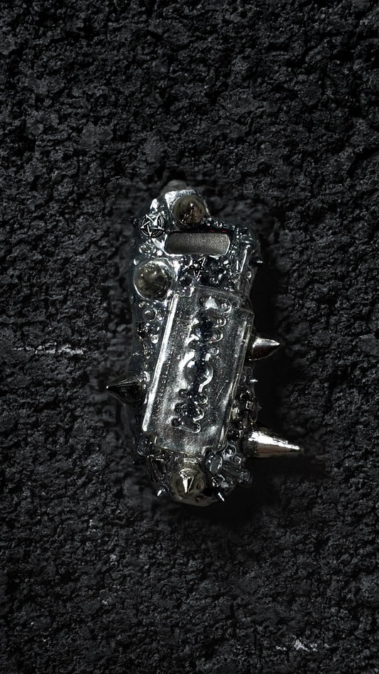 【SNOOZE ANGEL】”RAZOR SPIKES” LIGHTER CASE