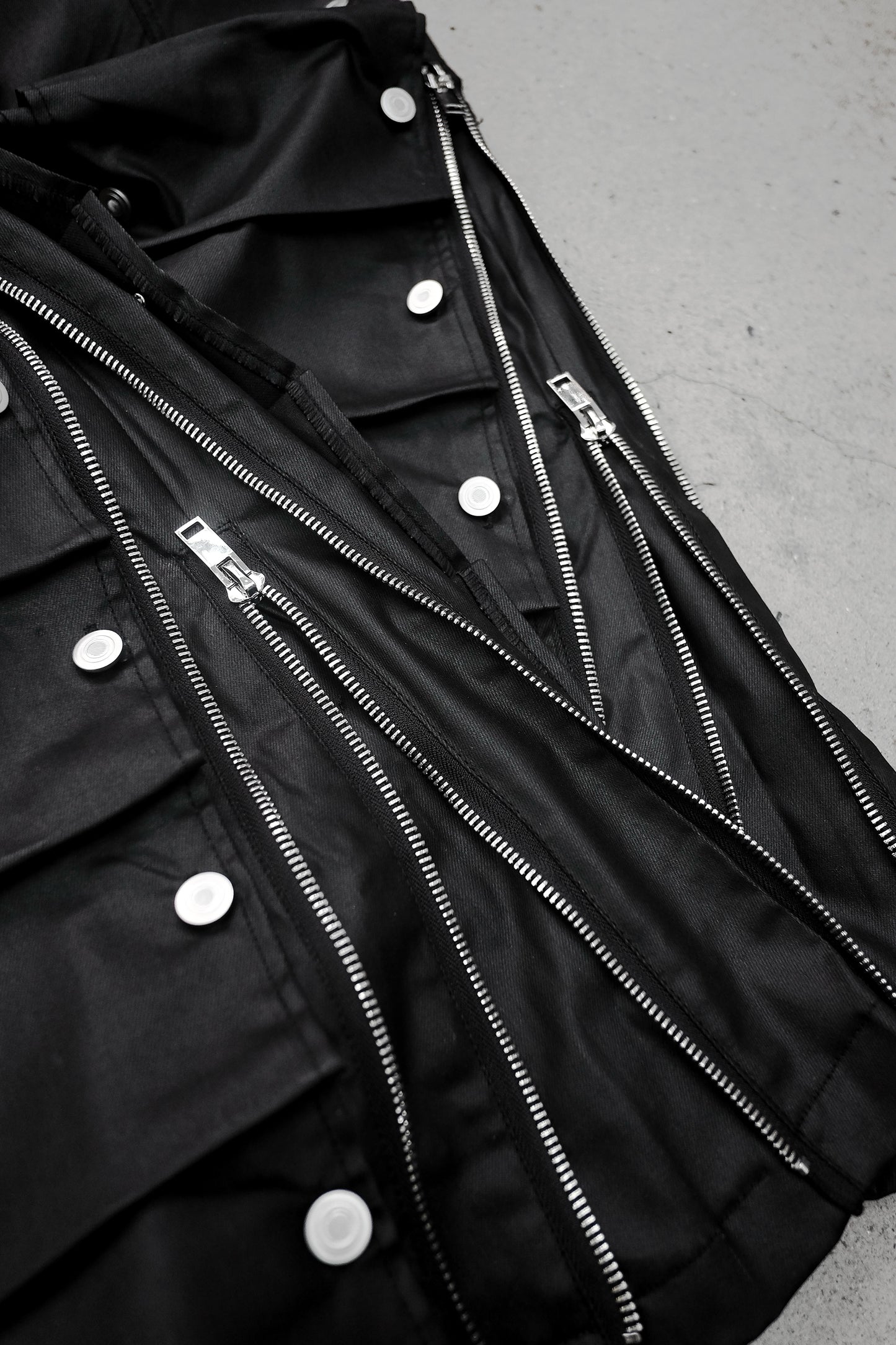 【RICH】Multi Button Denim Pants