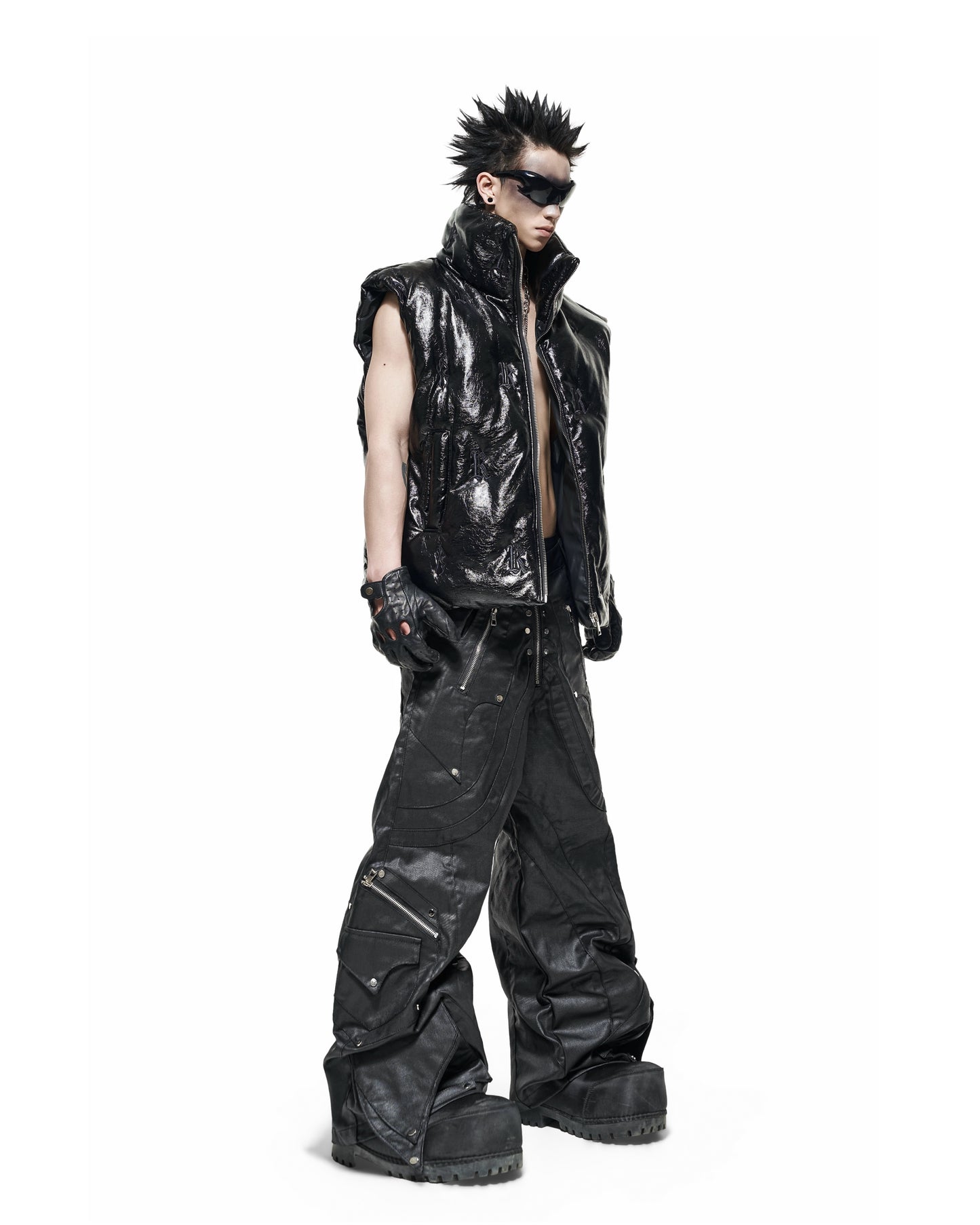 【RICH】“R” logo Embroidred puffer vest