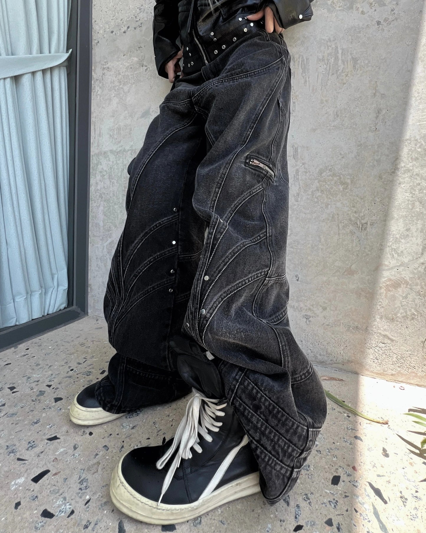 【COZY】"FOUR KNIGHT BAGGY FLARED JEANS"