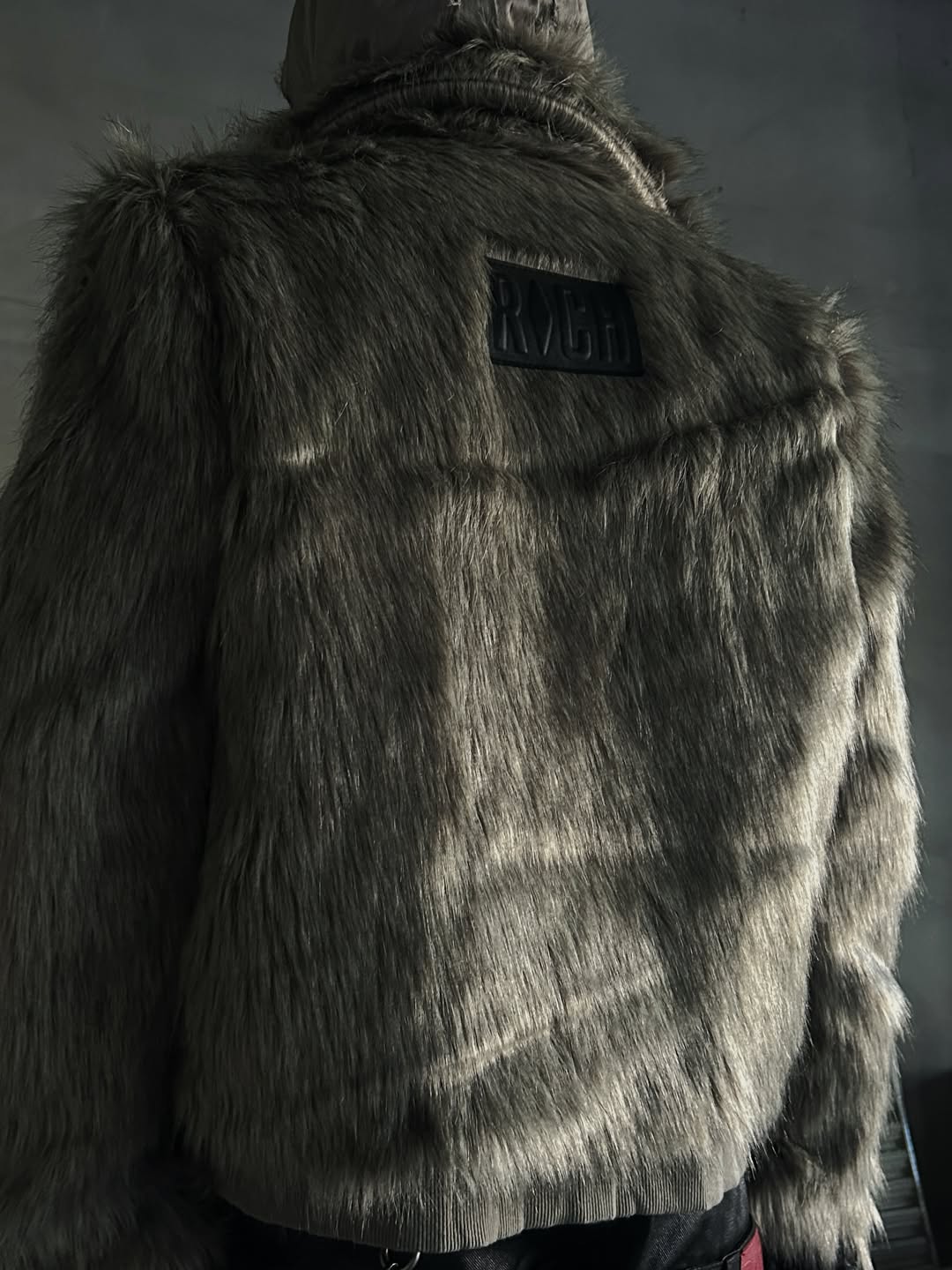 【RICH】Gray Fur Crop Jacket