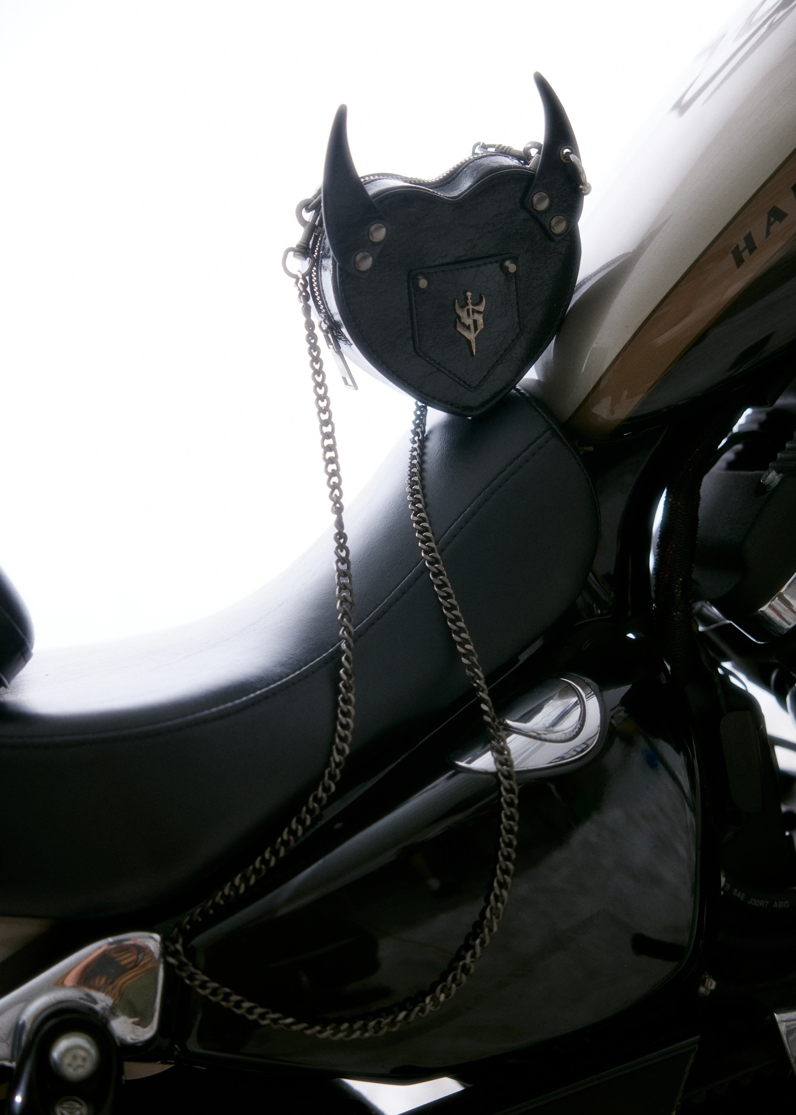 SYXE DEVIL HEART  CROSSBODY BAG