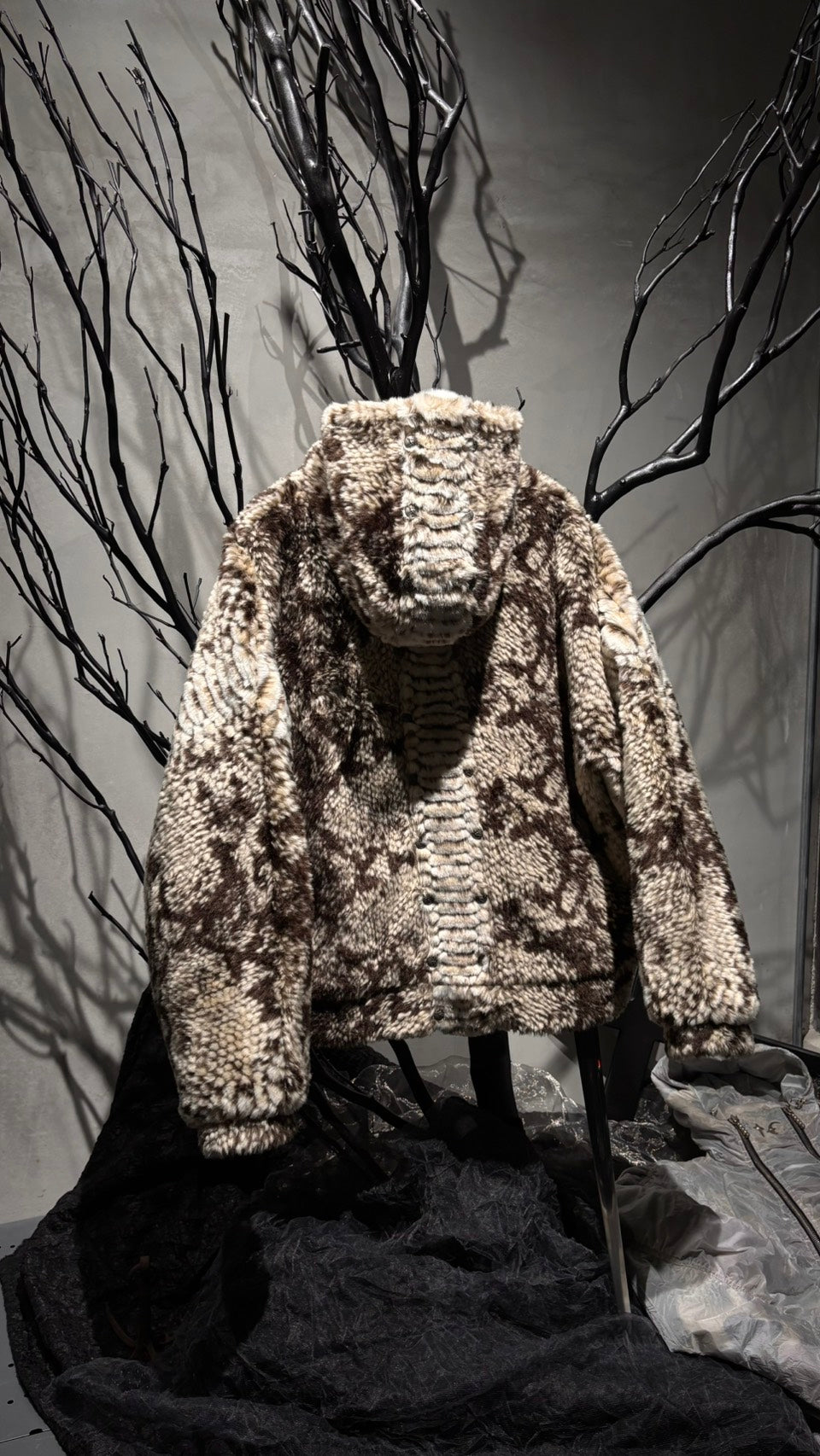 【THOUGHT WE FRIENDS】Snakes Jacket 2.0