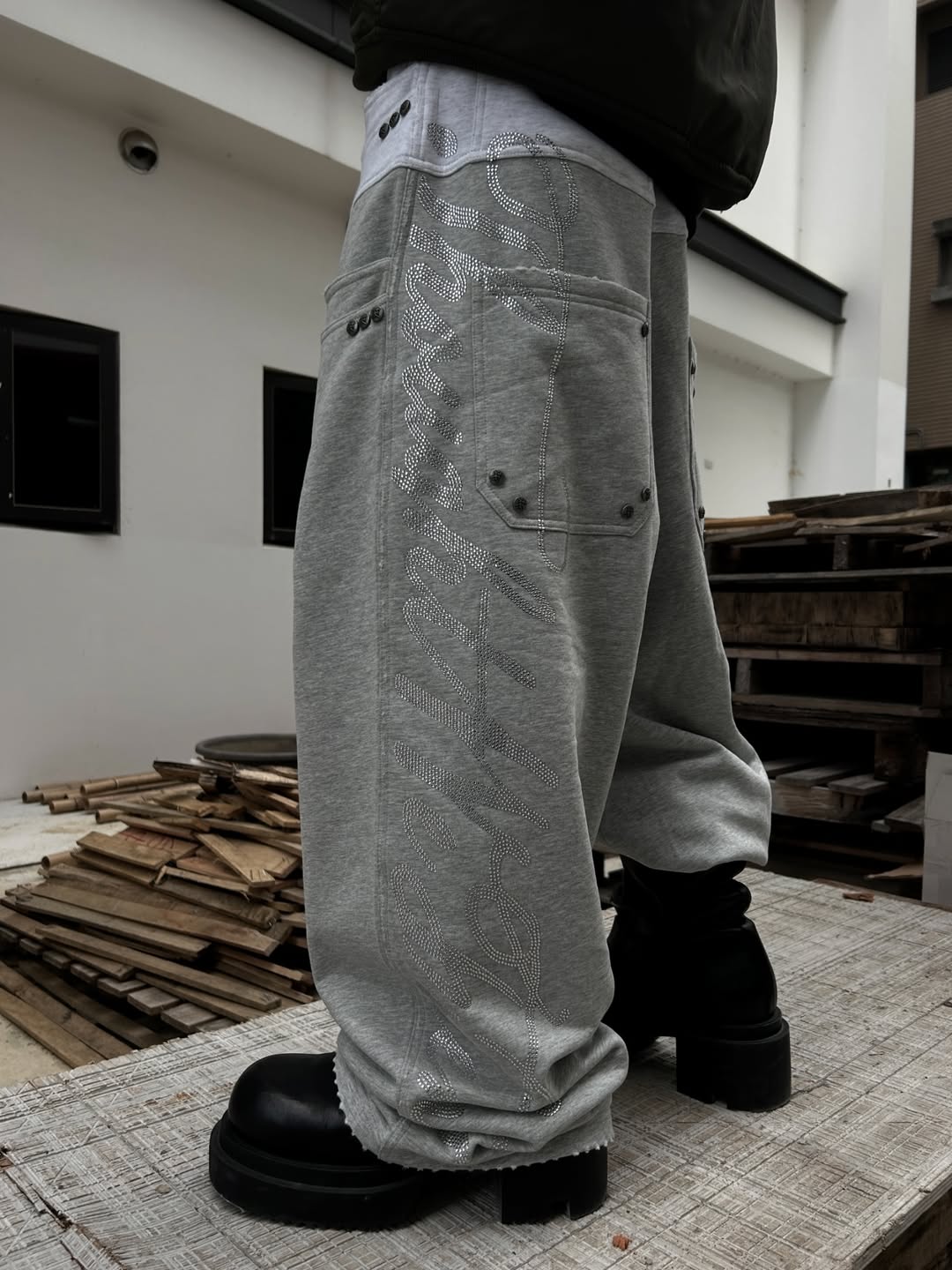 【THOUGHT WE FRIENDS】Double-Layered Sweatpants - Gray