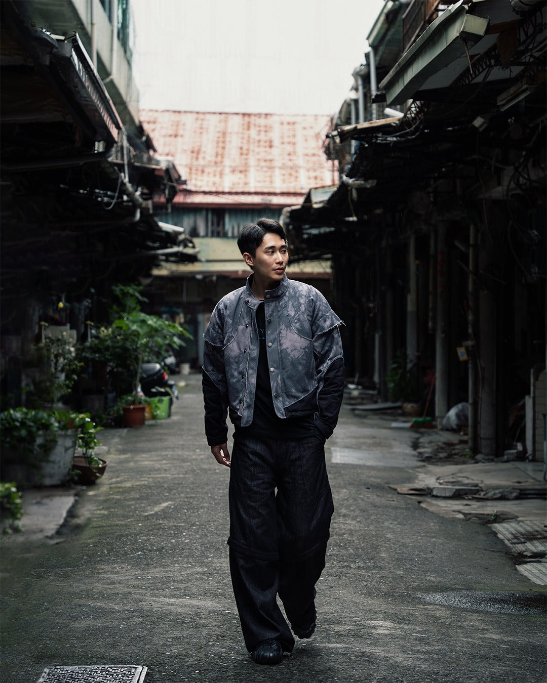 【JIMMY GUTSON】LOW KEY RUN NO.01 / Evolution – Membranous Wing Paneled Wide Denim(black)