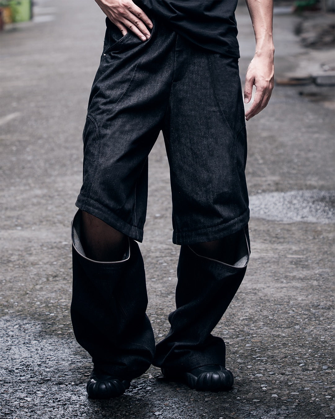 【JIMMY GUTSON】LOW KEY RUN NO.01 / Evolution – Membranous Wing Paneled Wide Denim(black)