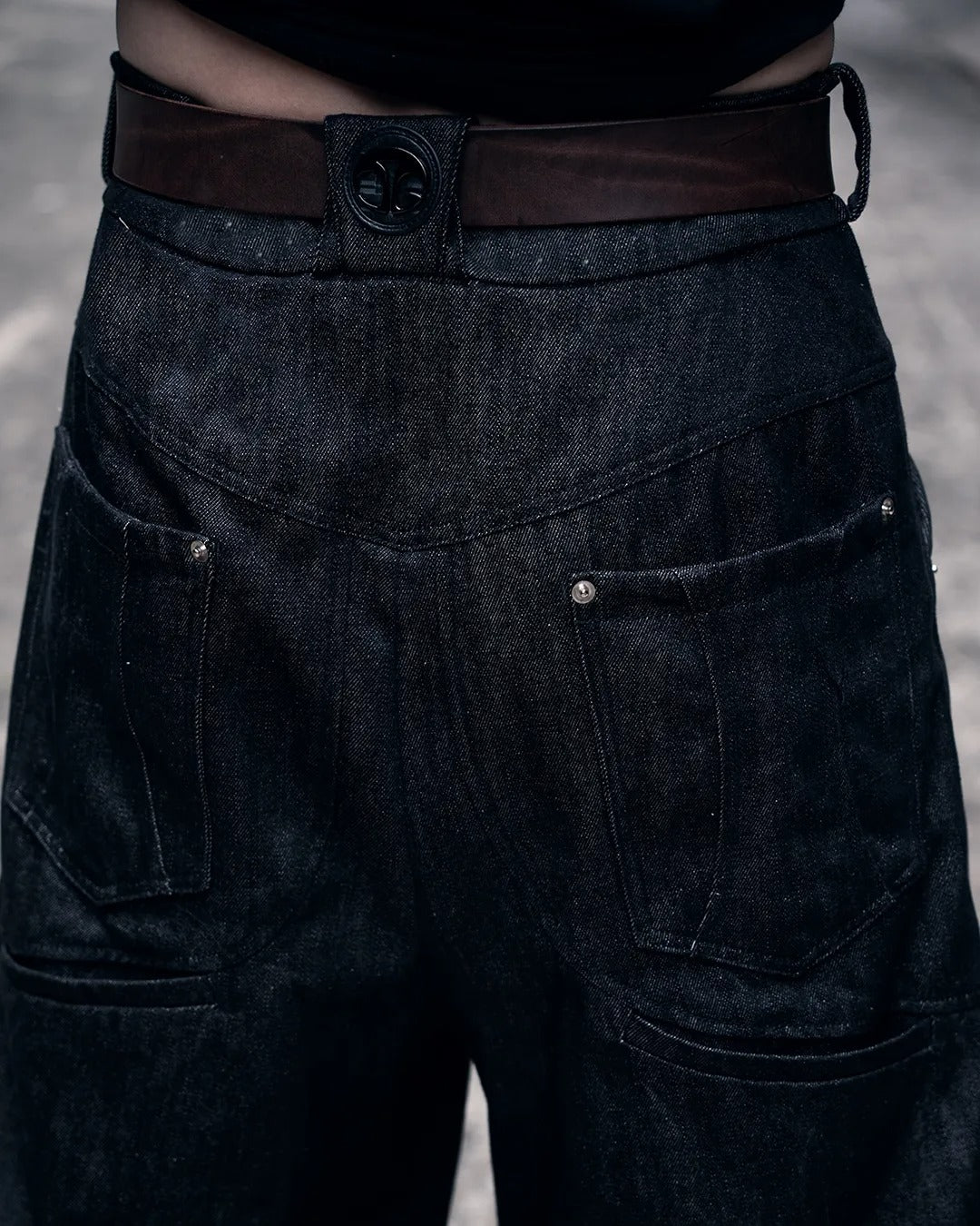 【JIMMY GUTSON】LOW KEY RUN NO.01 / Evolution – Membranous Wing Paneled Wide Denim(black)