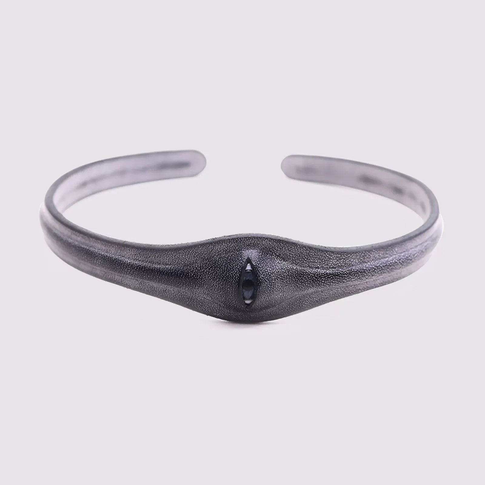 ALL EYES LEATHER CHOKER