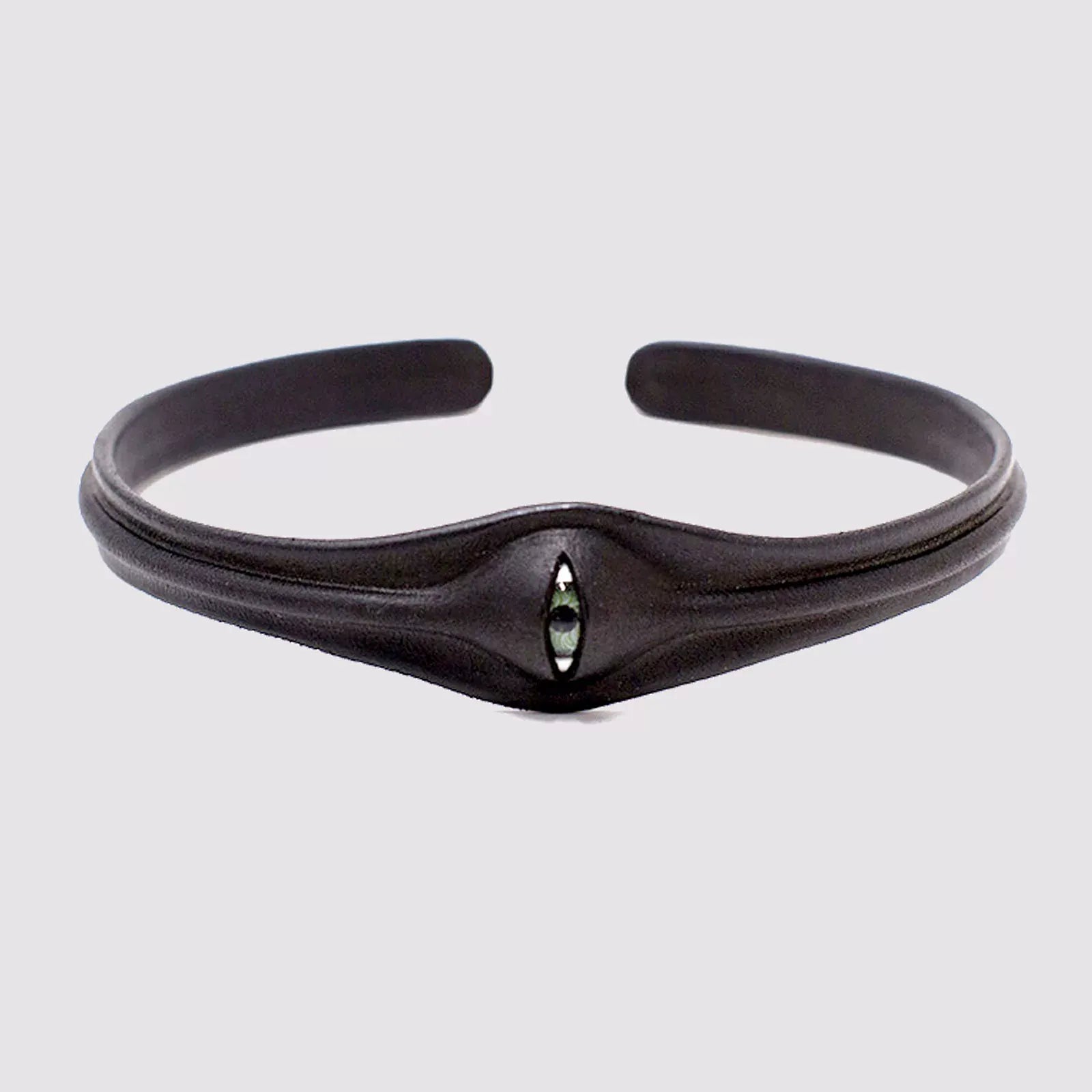ALL EYES LEATHER CHOKER