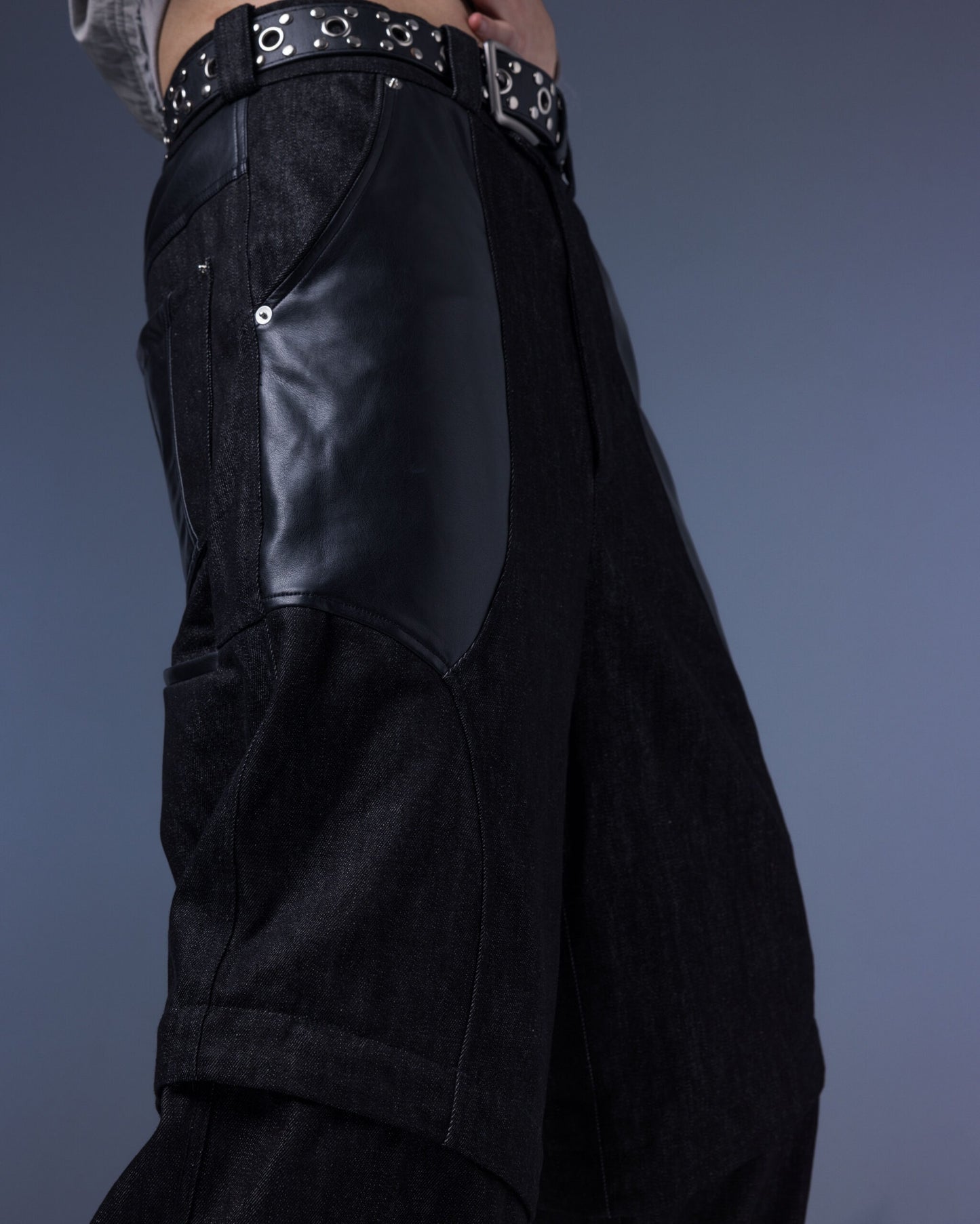 【JIMMY GUTSON】Evolution – Membranous Wing Paneled Wide Denim(black/Leather Spliced)
