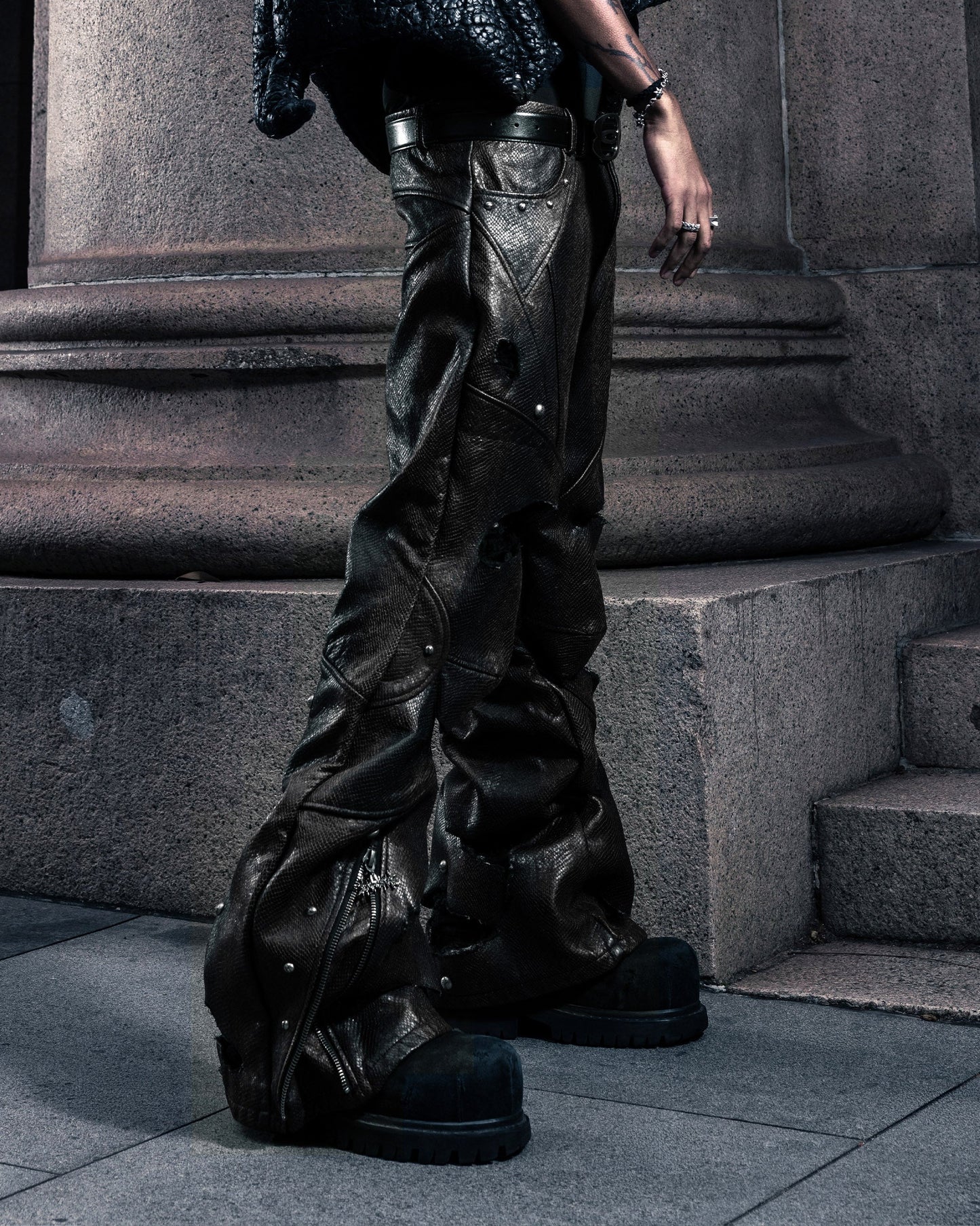 【SATSUN NIGHT】SSN V.05 SNAKE SKIN DENIM DISTRESSED FLARED PANTS - BLACK (PRE-ORDER)