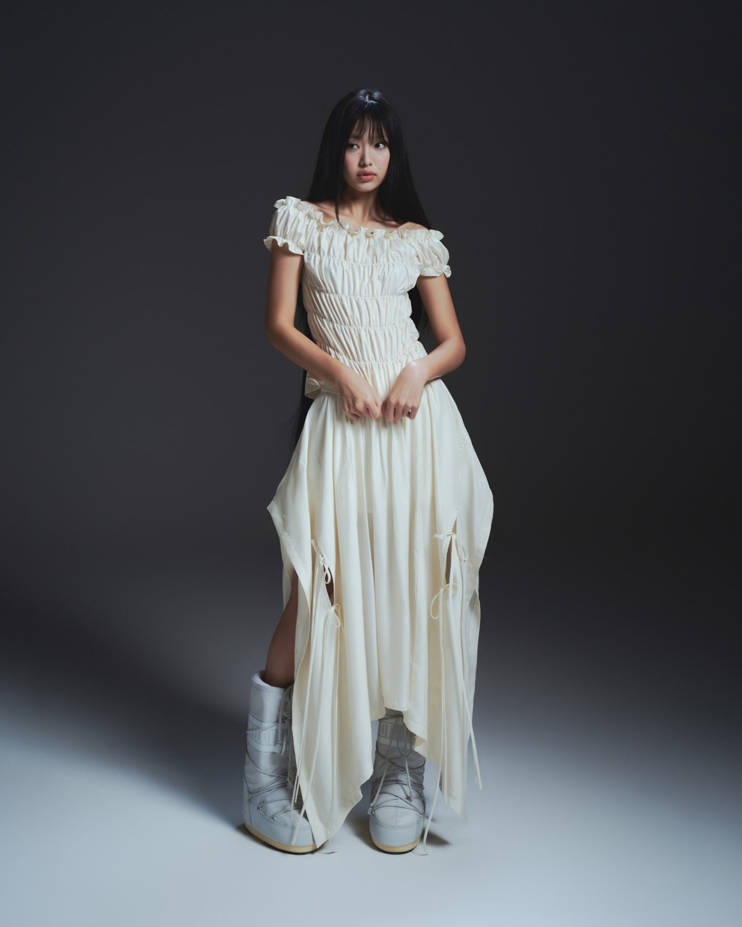 【BUNNYHILL CONCEPT】DAWSEY TOP (IVORY)