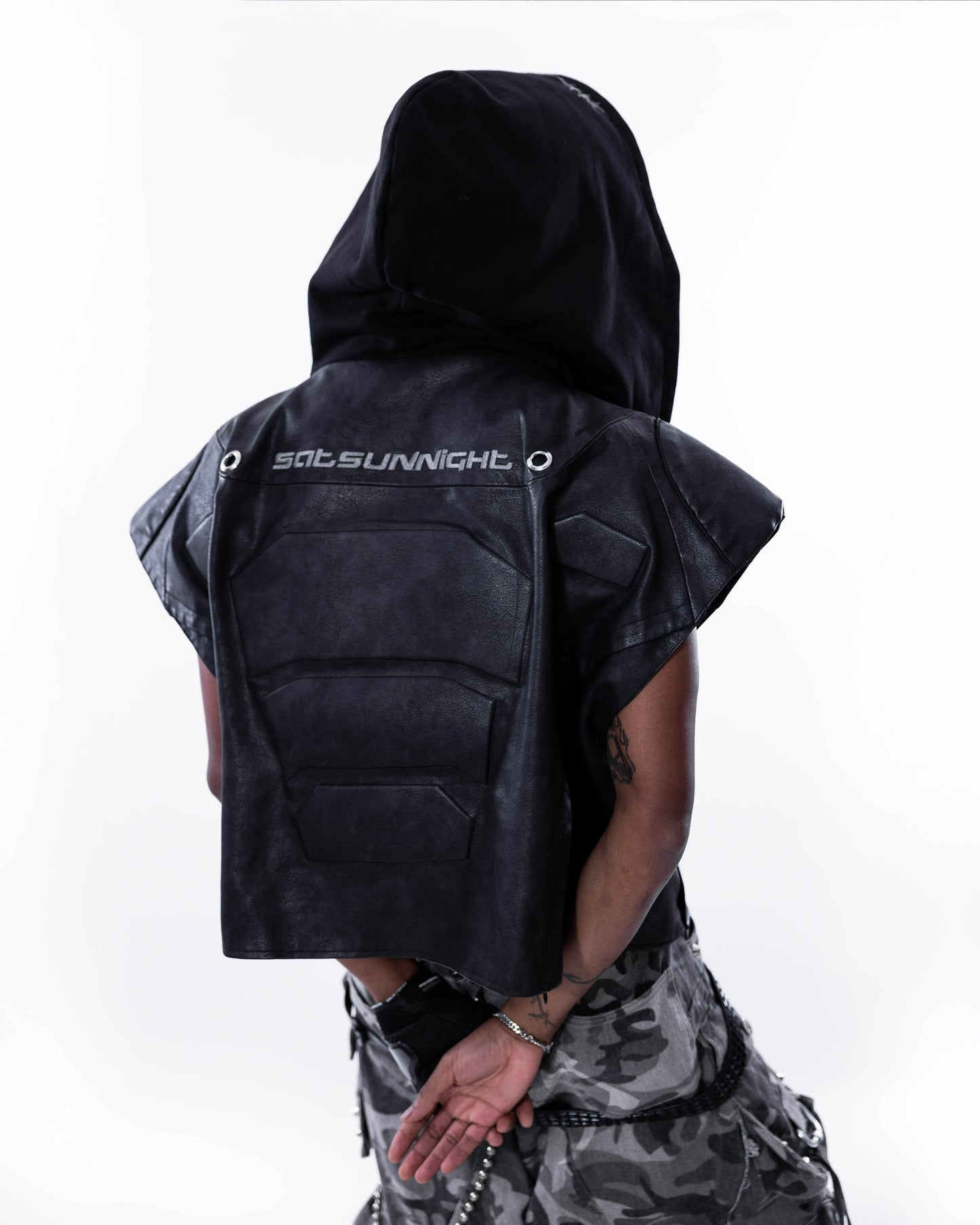 【SATSUN NIGHT】<it n0t black white> LEATHER VEST - BLACK</it>